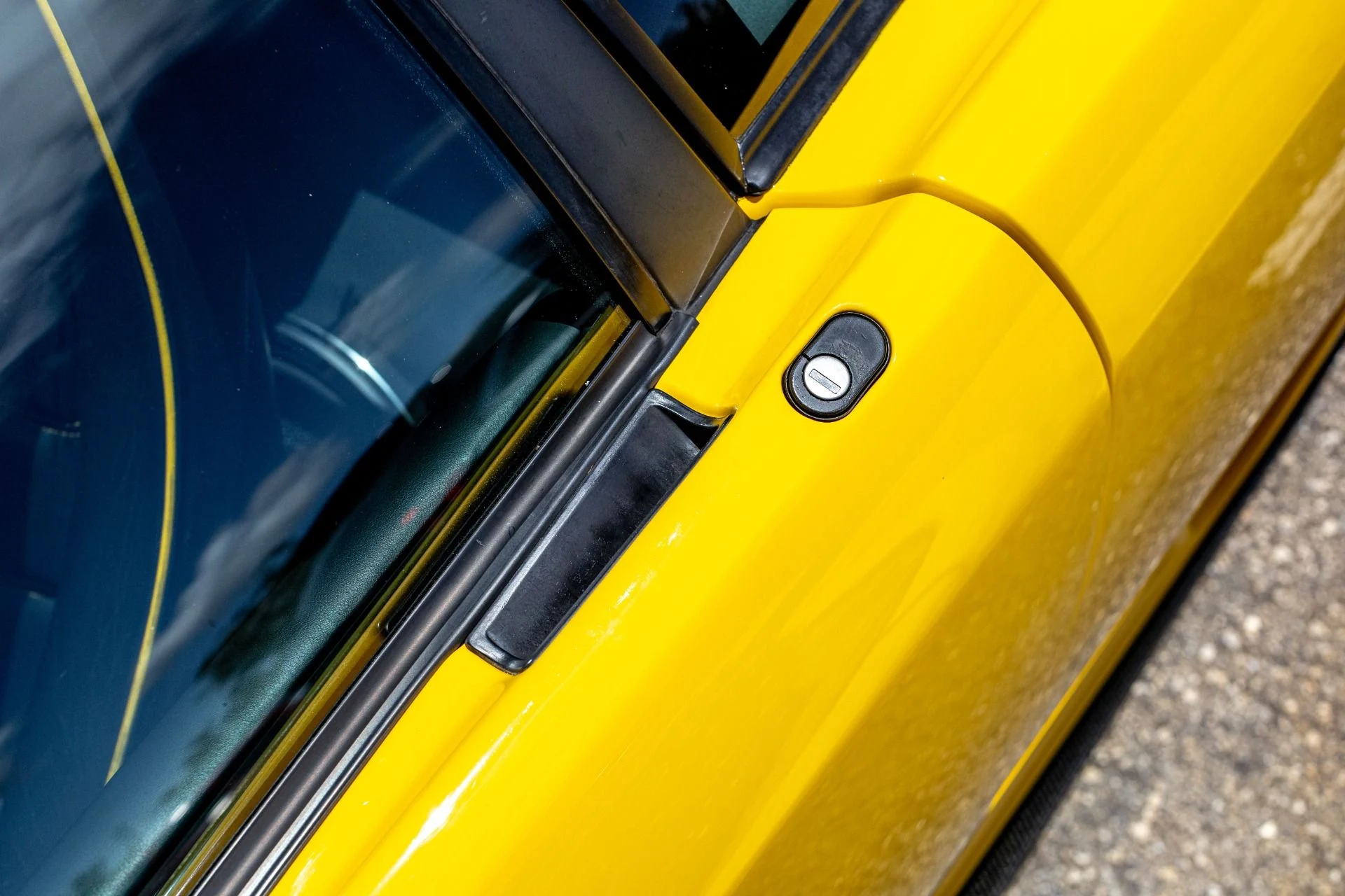 mph070_2891240965_Used_2001_Lamborghini_Diablo_VT_IMMACULATE_CONDITION_W_EXTENSIVE_CARBON_19_K_SERVICE_PERFORMED_1659125249_3f6e1608bc