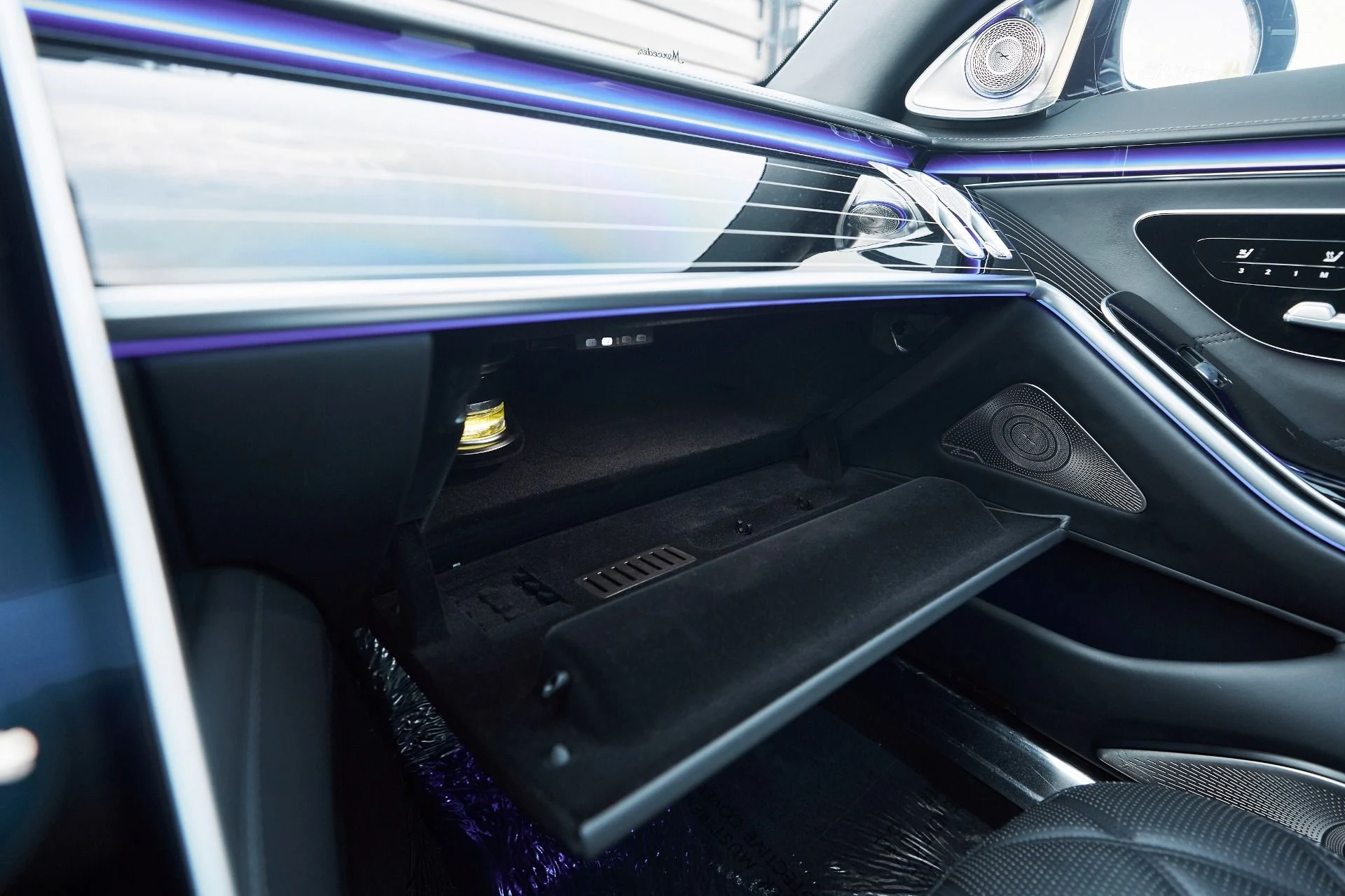 mph070_2906834284_Used_2022_Mercedes_Benz_S_Class_Maybach_S_580_1763082551_4e519d498d