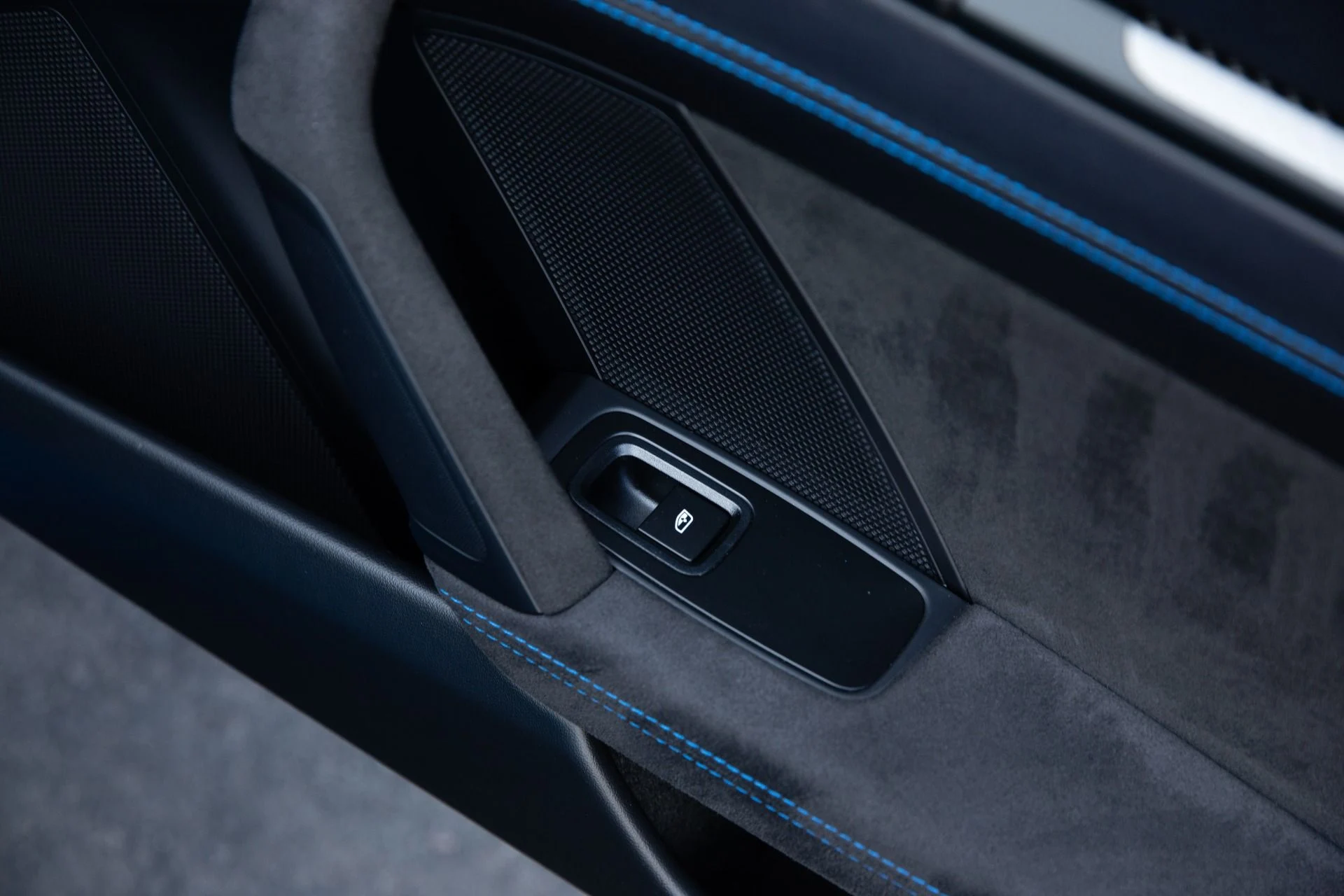 mph070_2953085259_Used_2022_Porsche_911_GT_3_1769043467_840e31b468