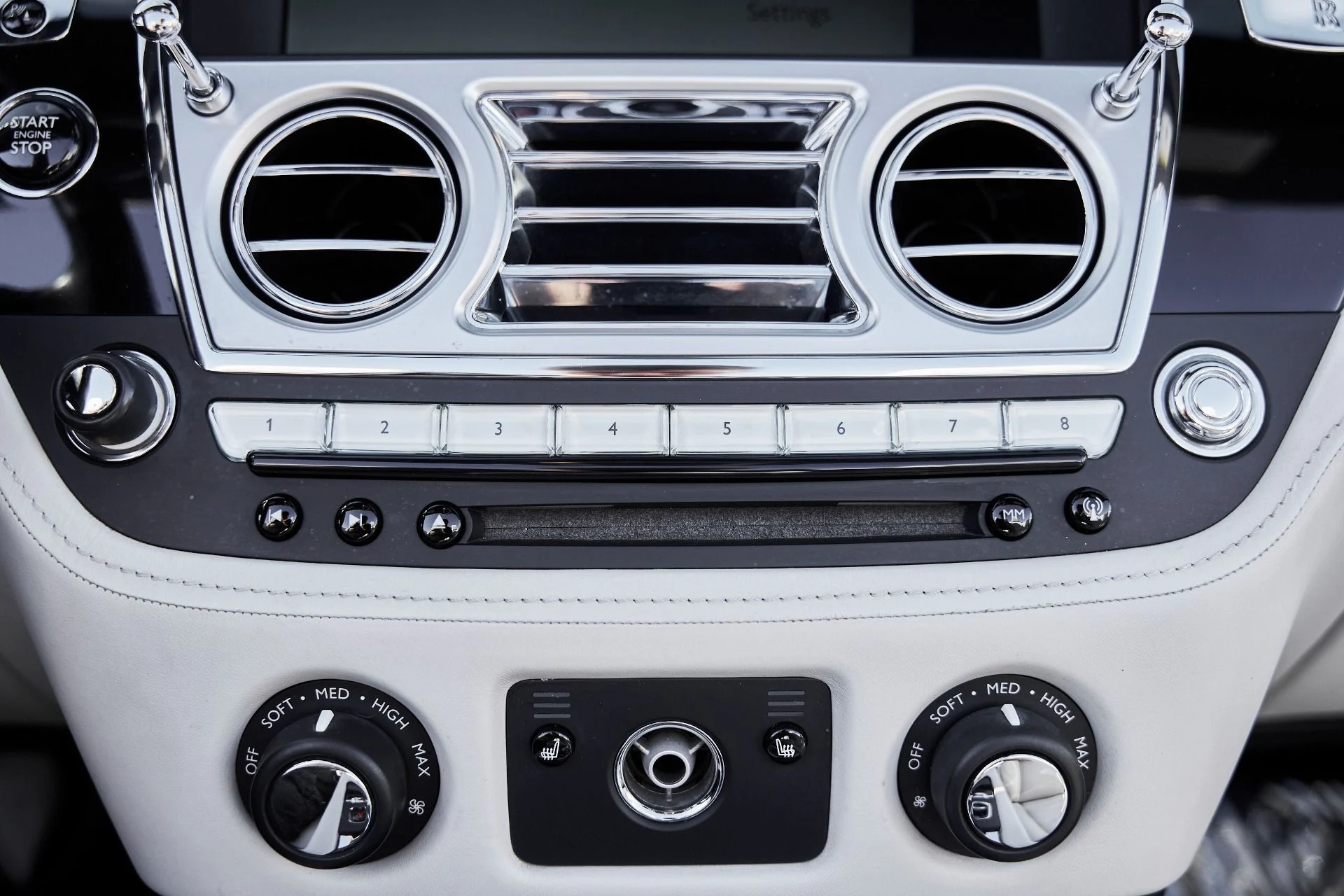 mph070_3034408676_Used_2016_Rolls_Royce_Dawn_Base_1770086795_7489a93e2d