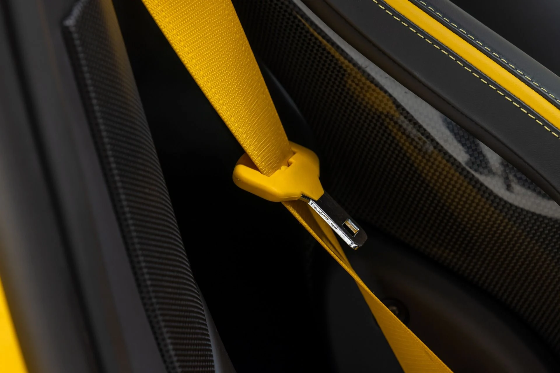 mph070_3047783118_13163_p71_l_18c45fa0f4