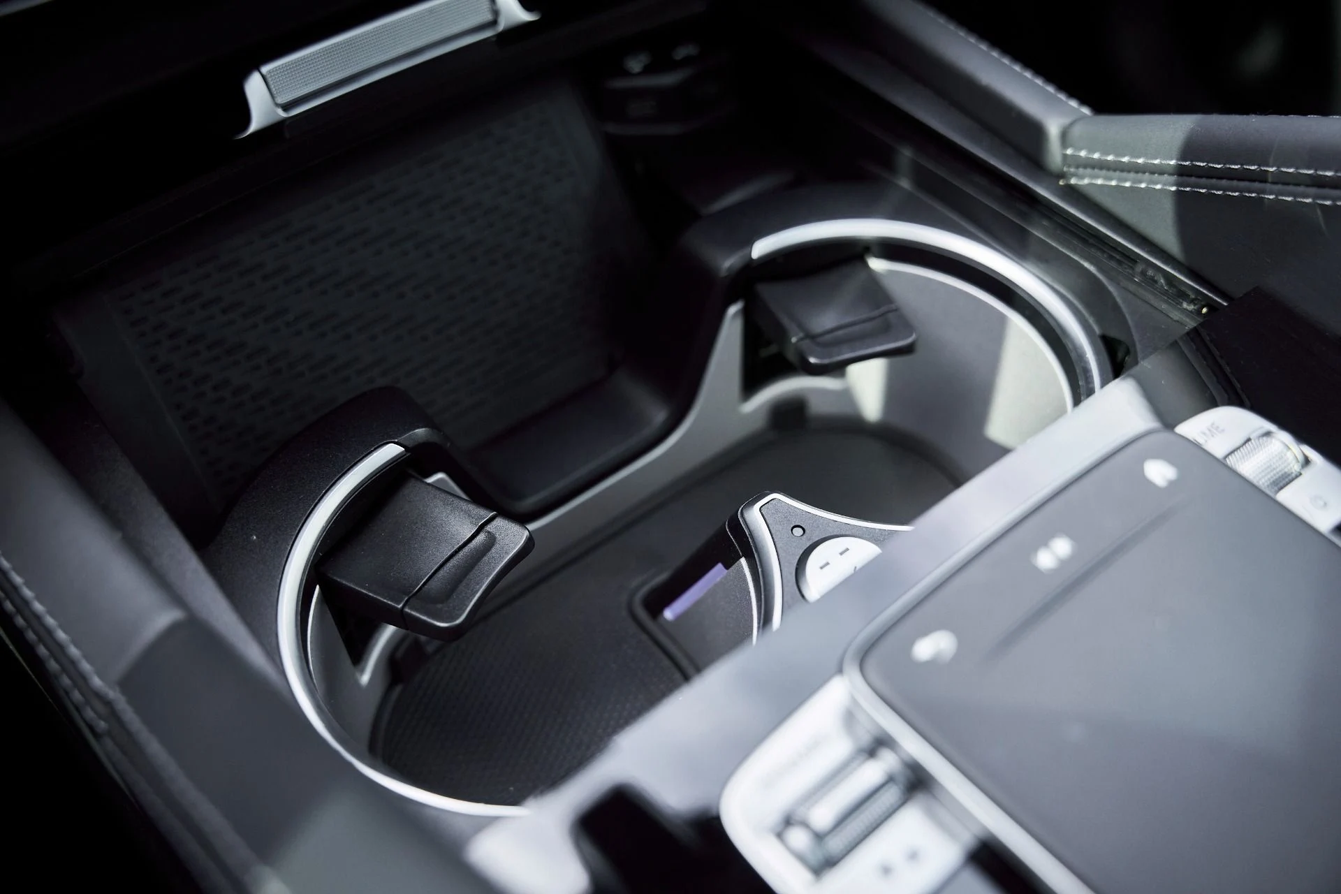 mph070_3056739981_Used_2021_Mercedes_Benz_GLS_Maybach_GLS_600_1768358440_3eaa0d96ce