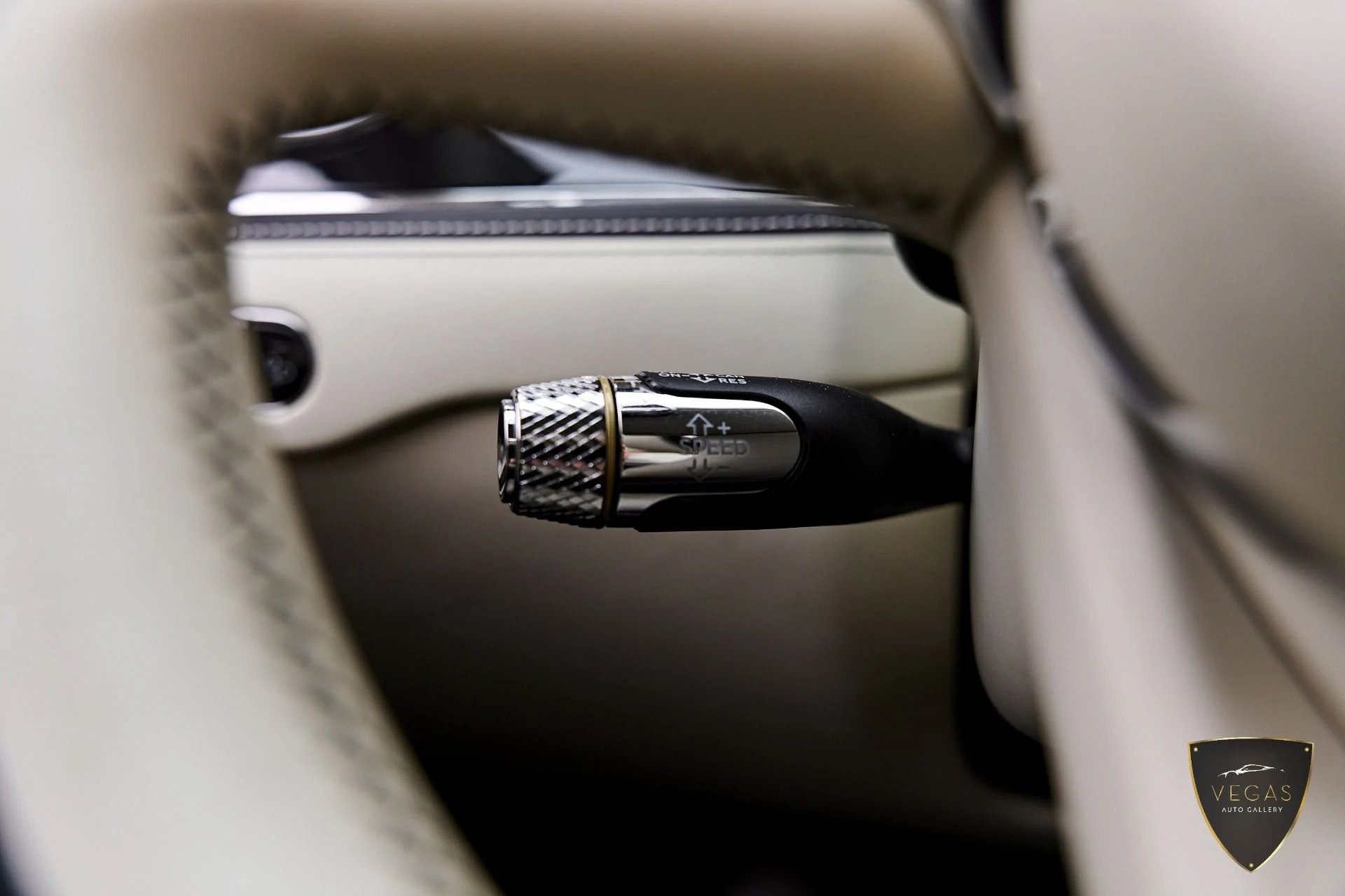 mph070_3142768925_Used_2022_Bentley_Flying_Spur_V8_1782495107_bcfe7a8d3f