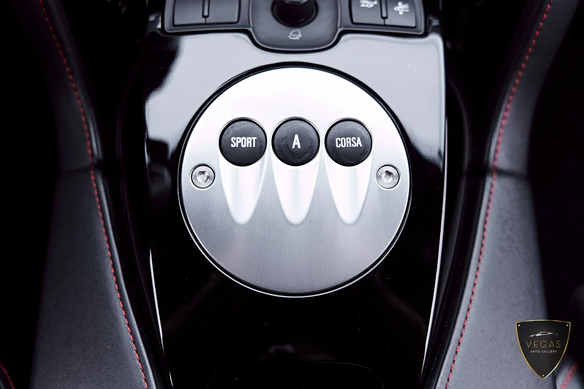 mph070_3191530804_Used_2013_Lamborghini_Gallardo_LP_550_2_1782343910_5584a9a769