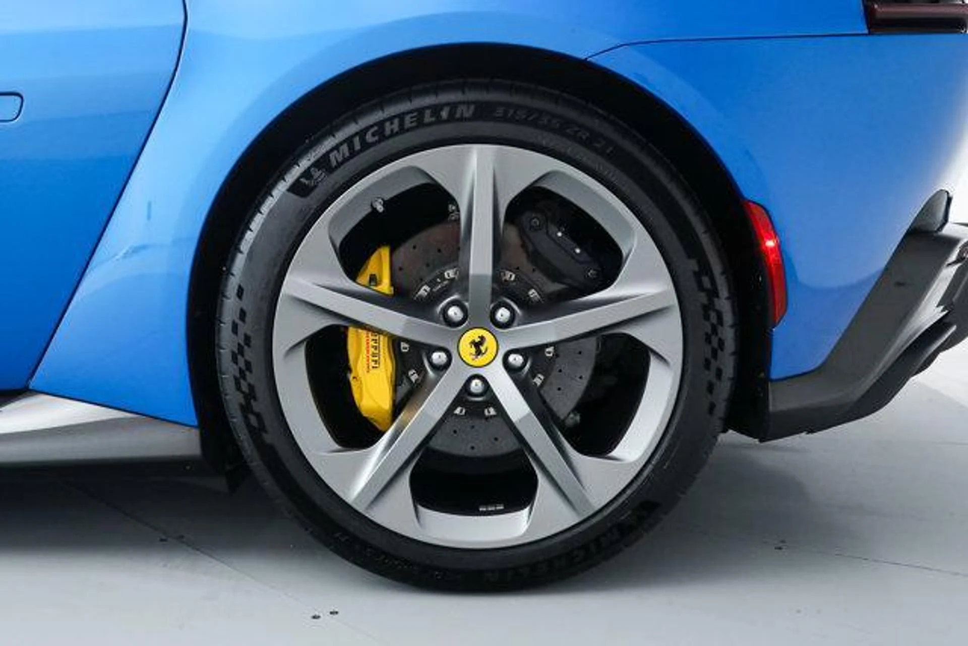 mph070_3204877987_N_Ir_BK_pp_Jm_DS_58q6_Colf_FX_1_Ur_Js_794997ab98