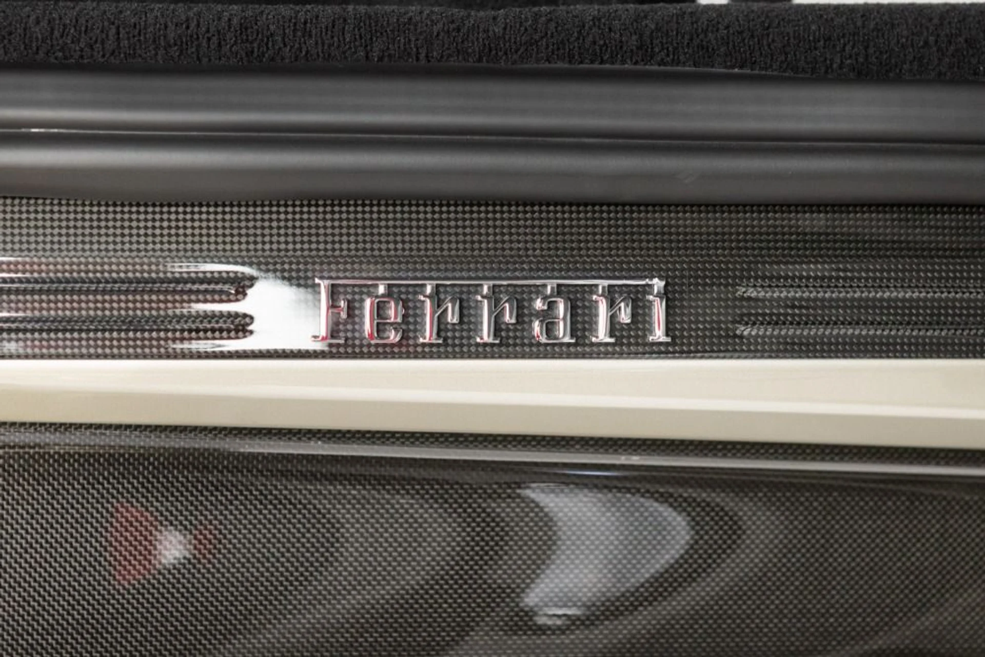 mph070_3272234_Used_2024_Ferrari_Roma_Spider_b6c7a09066