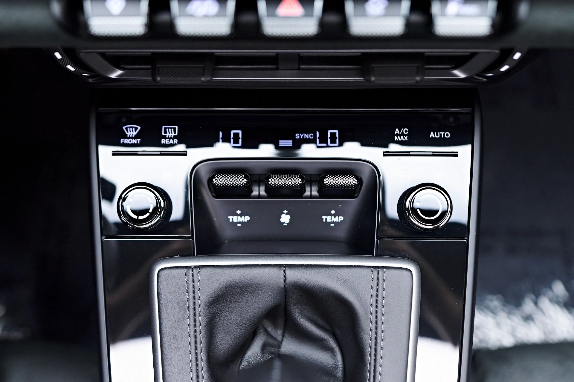 mph070_3285920176_Used_2024_Porsche_911_Carrera_4_GTS_1753409003_3d3caba068