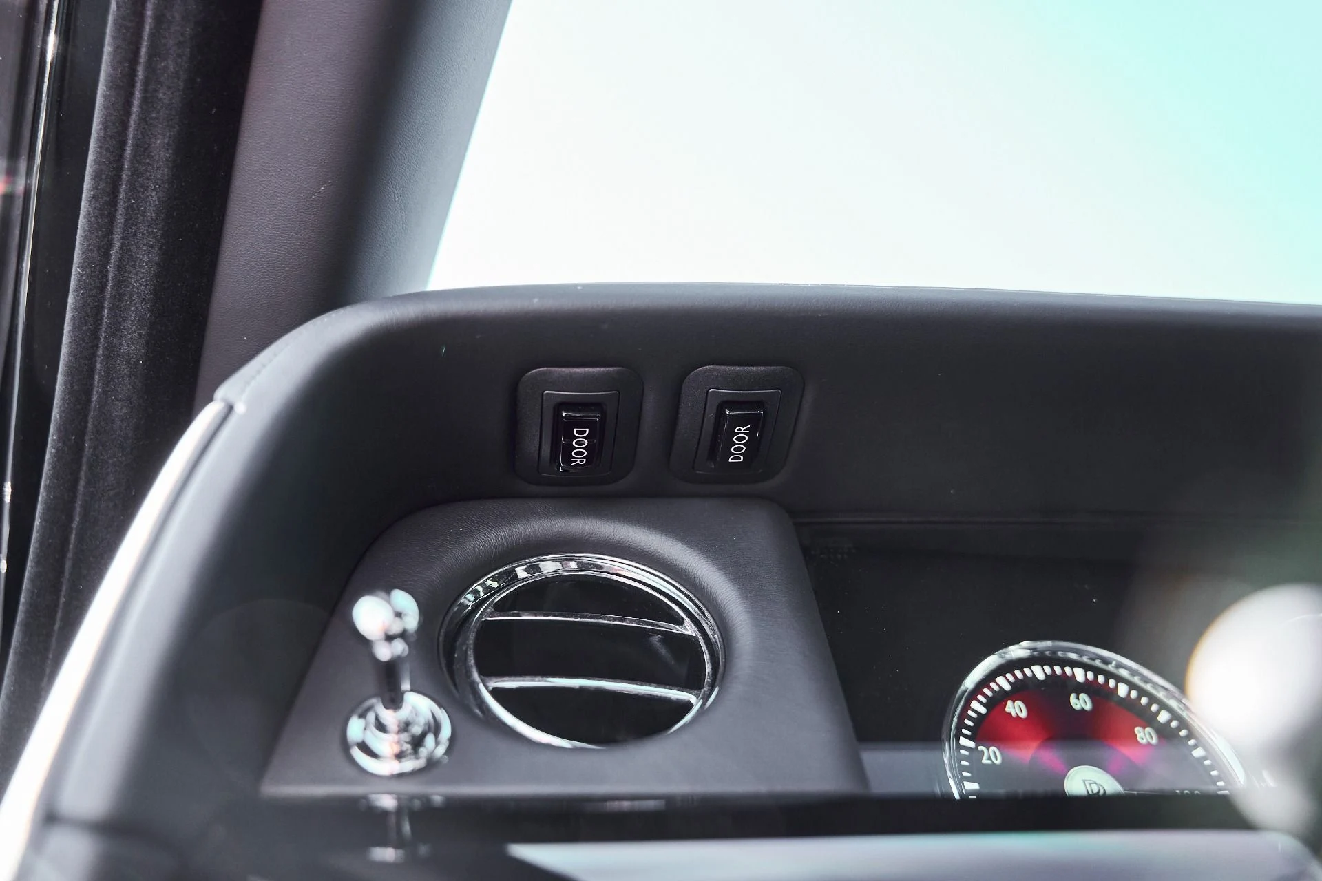 mph070_3305287110_Used_2024_Rolls_Royce_Phantom_Base_1770700154_daefe5a7d8