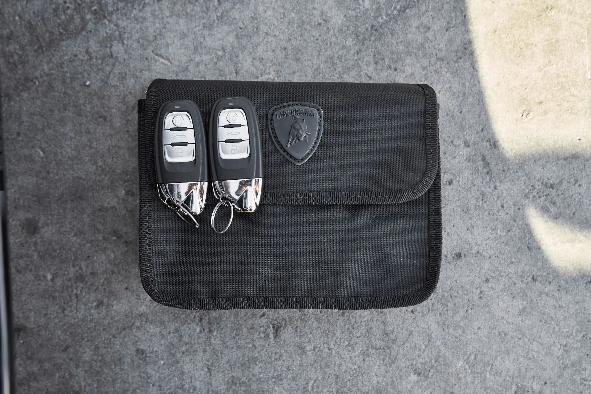 mph070_3361925243_Used_2022_Lamborghini_Huracan_EVO_Base_1761357682_7977c6ae69