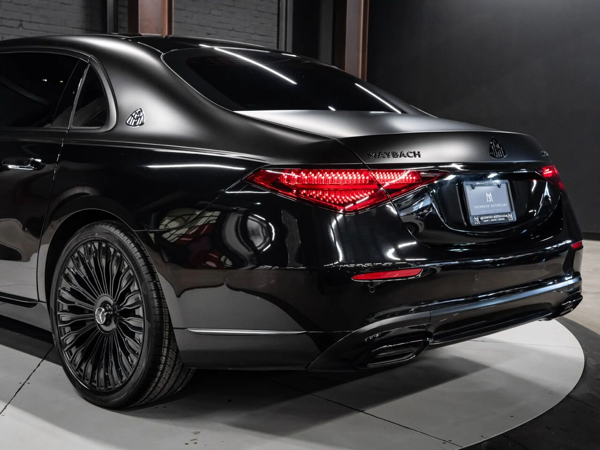 mph070_3391017849_mercedes_benz_s_class_2023_7e1e0403a7