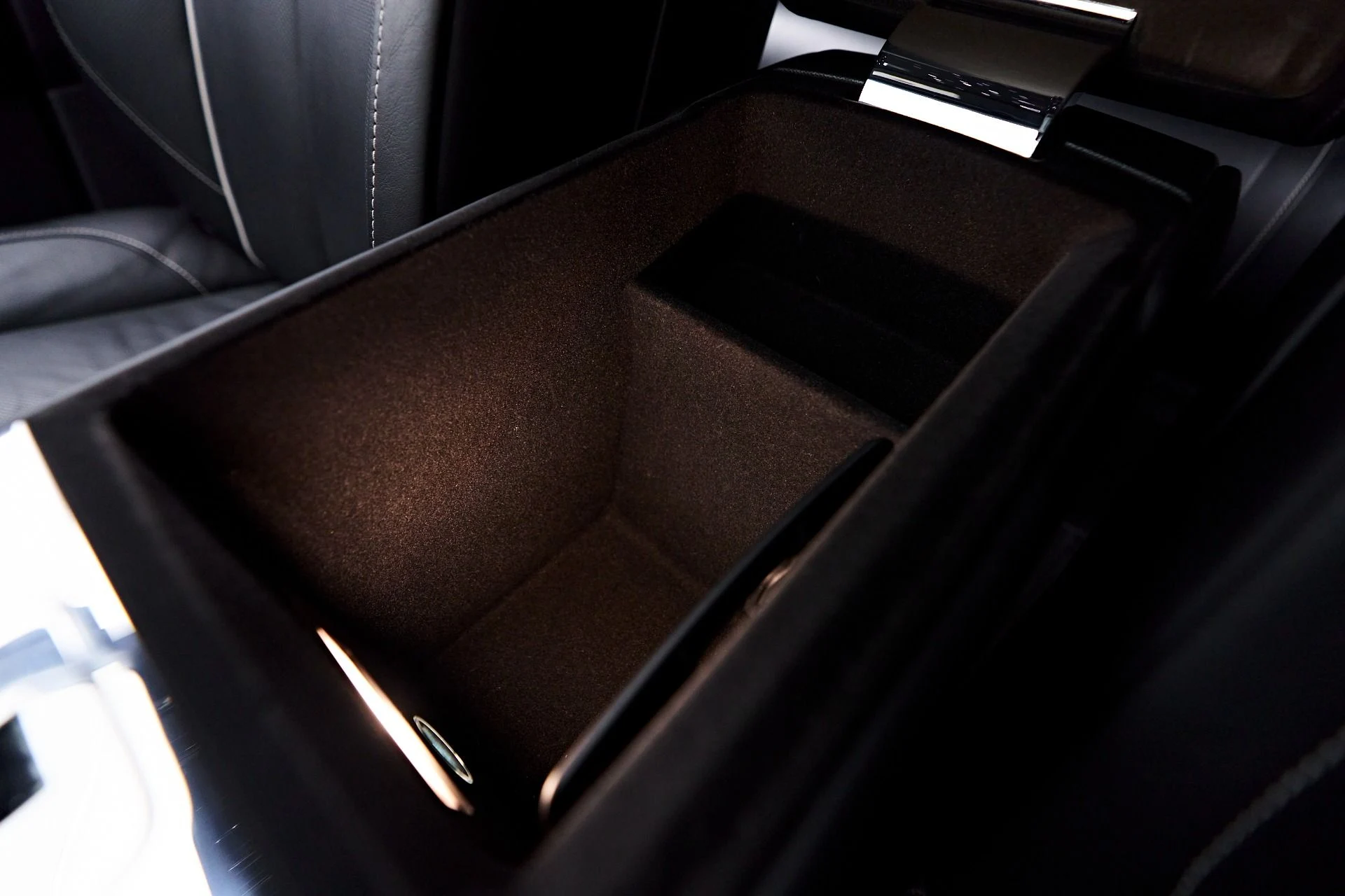 mph070_3459345590_Used_2023_Rolls_Royce_Cullinan_Base_1756252121_f9fd8dc95a