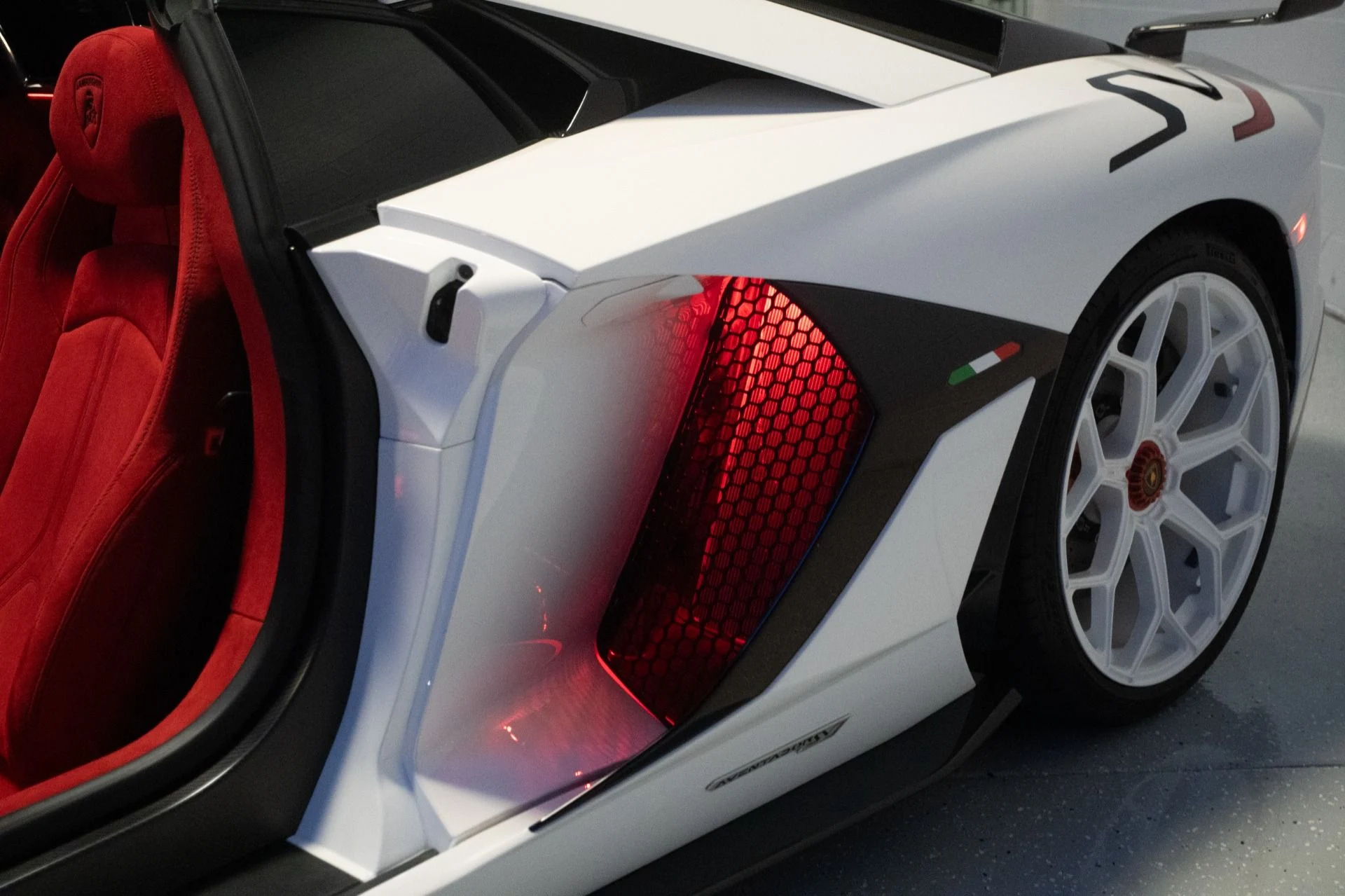 mph070_348047972_Used_2020_Lamborghini_Aventador_LP_770_4_SVJ_1784236772_91bb9d9f34