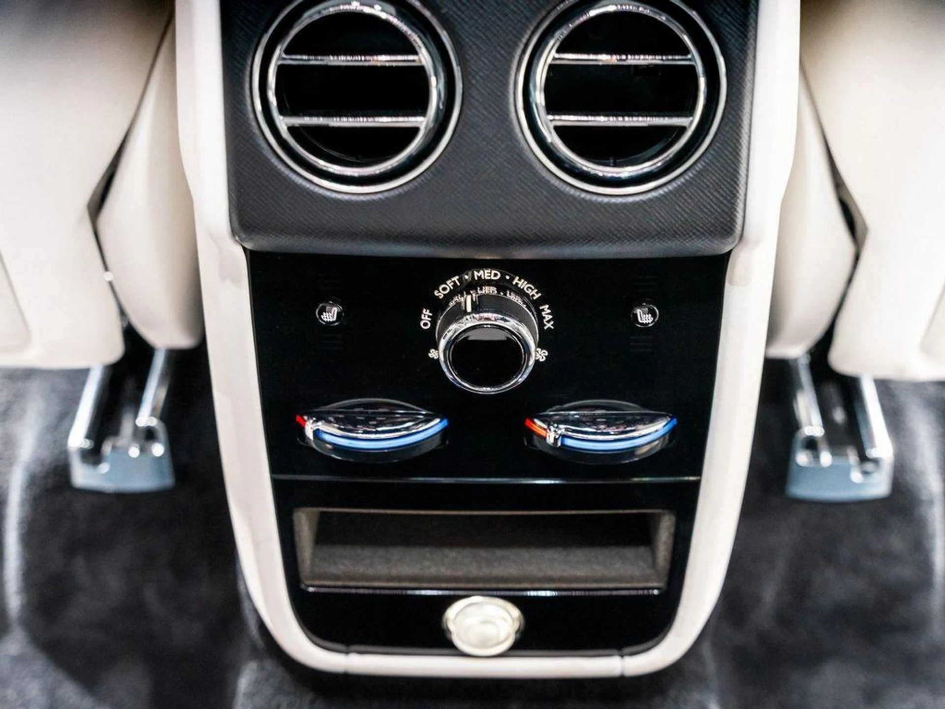 mph070_352134741_nm_Bz_W36x_Ay8jn_We3_Gl_A7gdq0_RQ_5f9d39b2c4