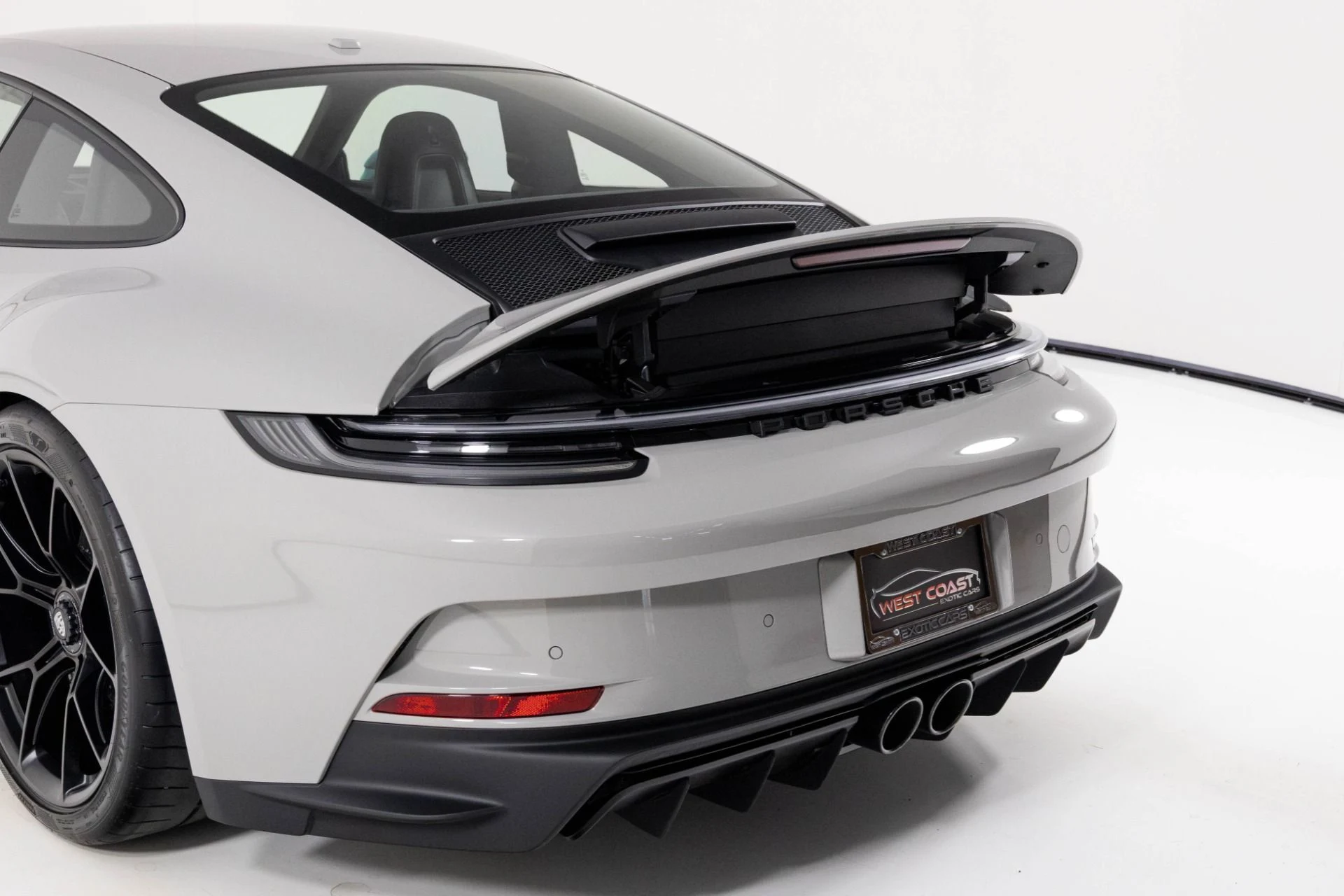 mph070_3534136350_Used_2024_Porsche_911_GT_3_Touring_1761003675_39846b2a26