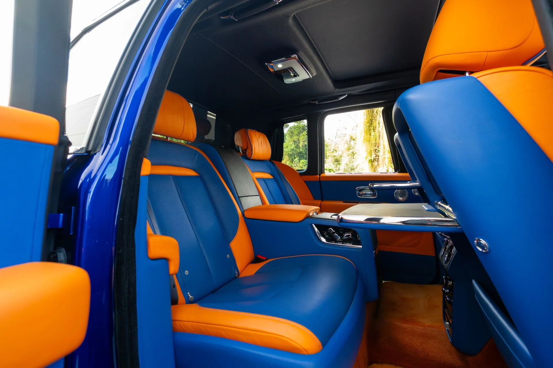 mph070_3568502468_Used_2019_Rolls_Royce_Cullinan_1764189669_06d2f22d7a