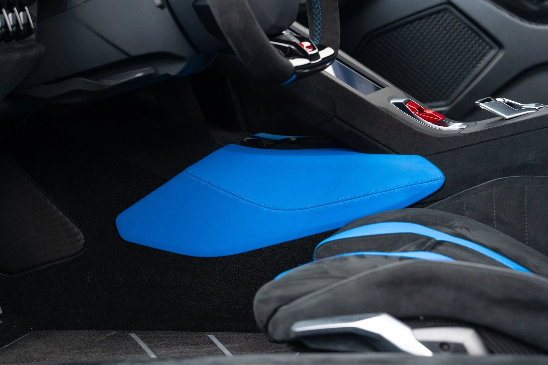 mph070_3585871679_Used_2023_Lamborghini_Huracan_STO_1770160431_7bf55df865