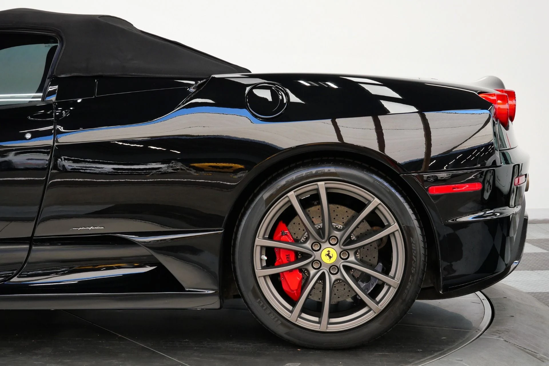 mph070_3621790146_Used_2009_Ferrari_F430_Scuderia_Spider_16_M_1_of_499_Built_Rare_Tricolore_Livery_1788882638_62a0fc3db1
