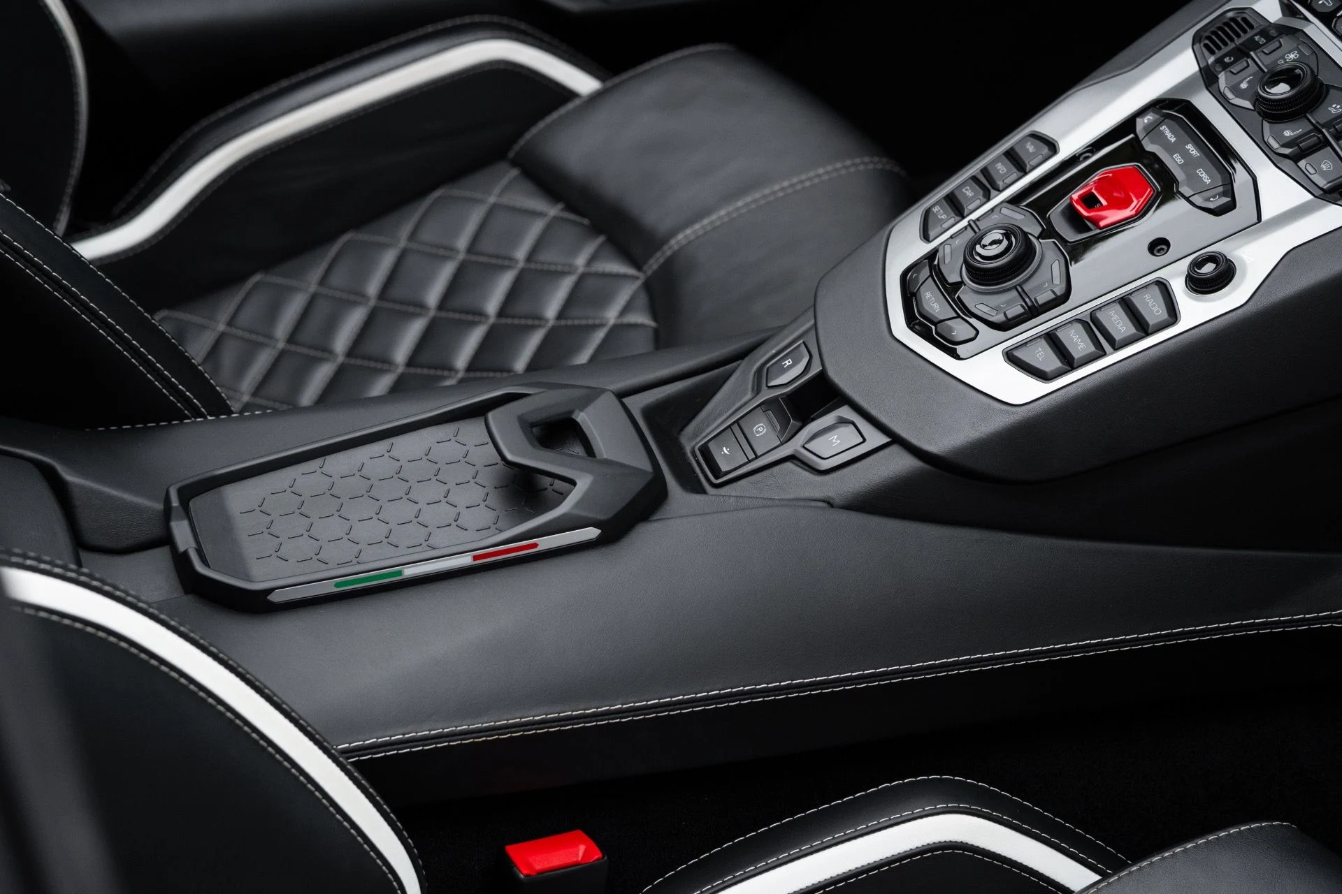 mph070_3648578878_Used_2018_Lamborghini_Aventador_Roadster_LP_740_4_S_1770343320_cb5d6b21ff