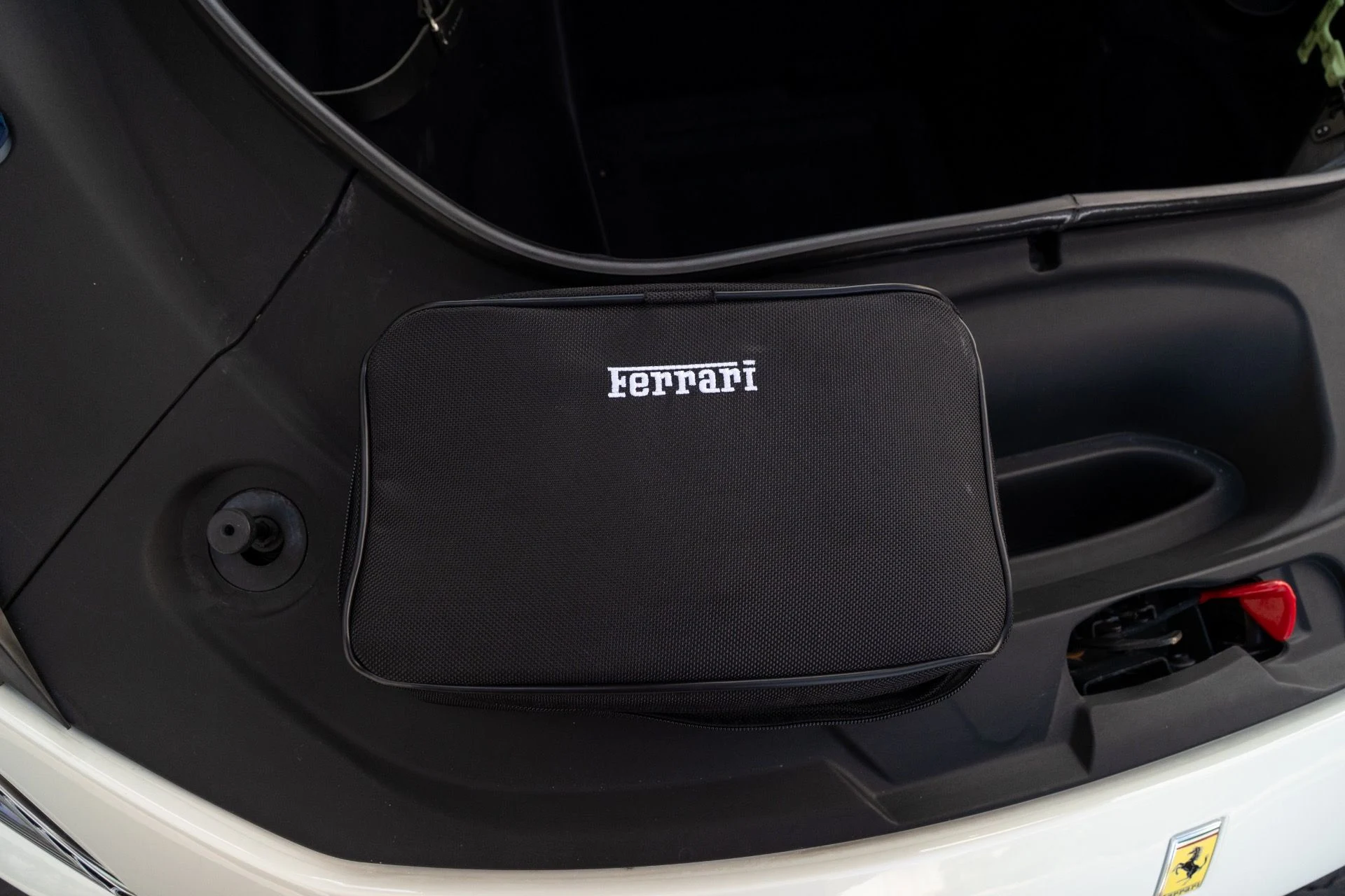 mph070_3653431823_Used_2021_Ferrari_F8_Tributo_1763762778_fb1e113bd8