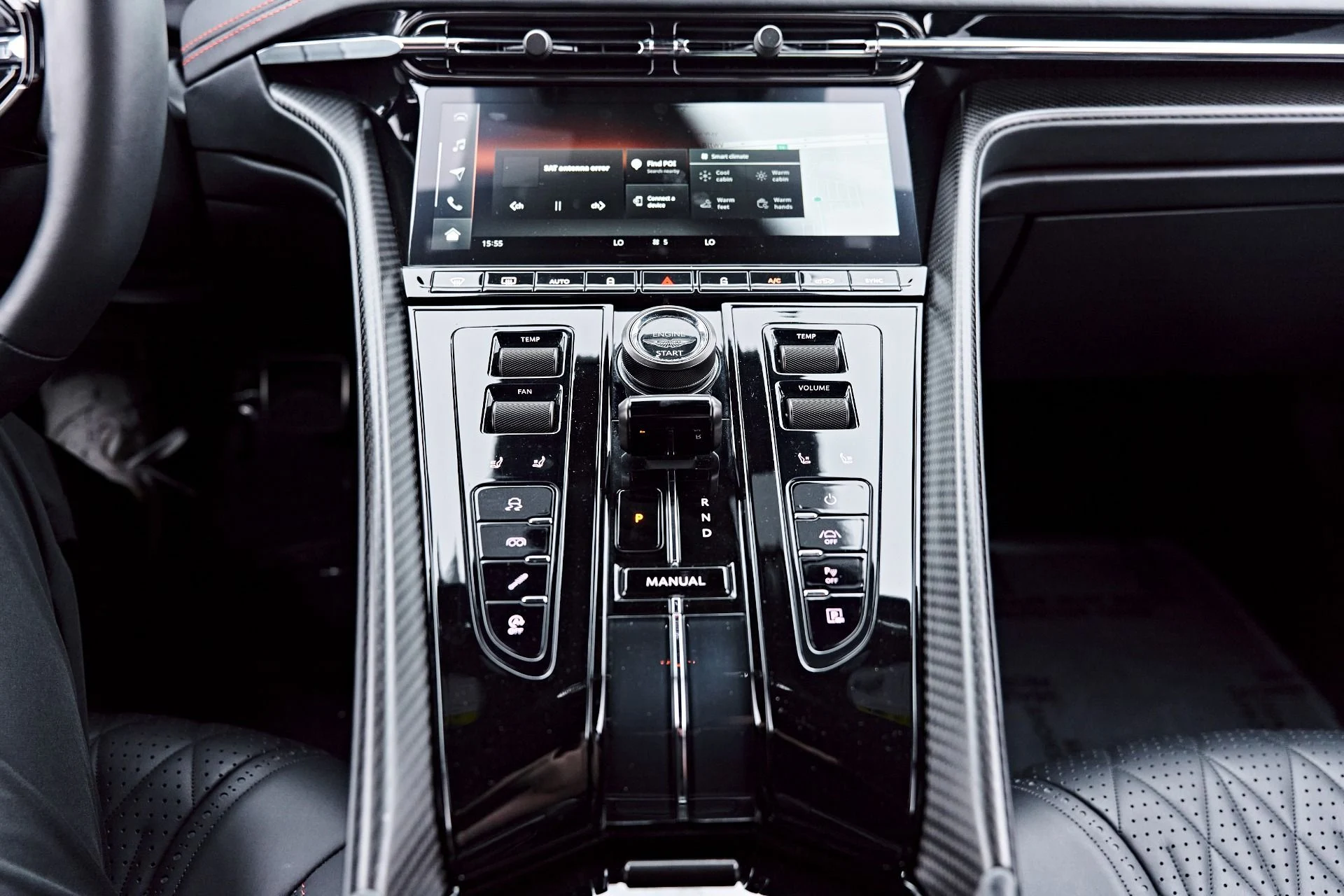 mph070_3688609139_Used_2024_Aston_Martin_DB_12_1784769414_2778ea8250