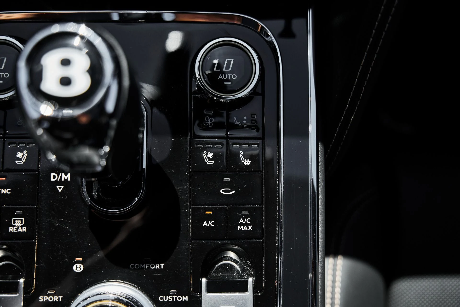 mph070_3705334158_Used_2024_Bentley_Flying_Spur_1782150759_64e71d747e