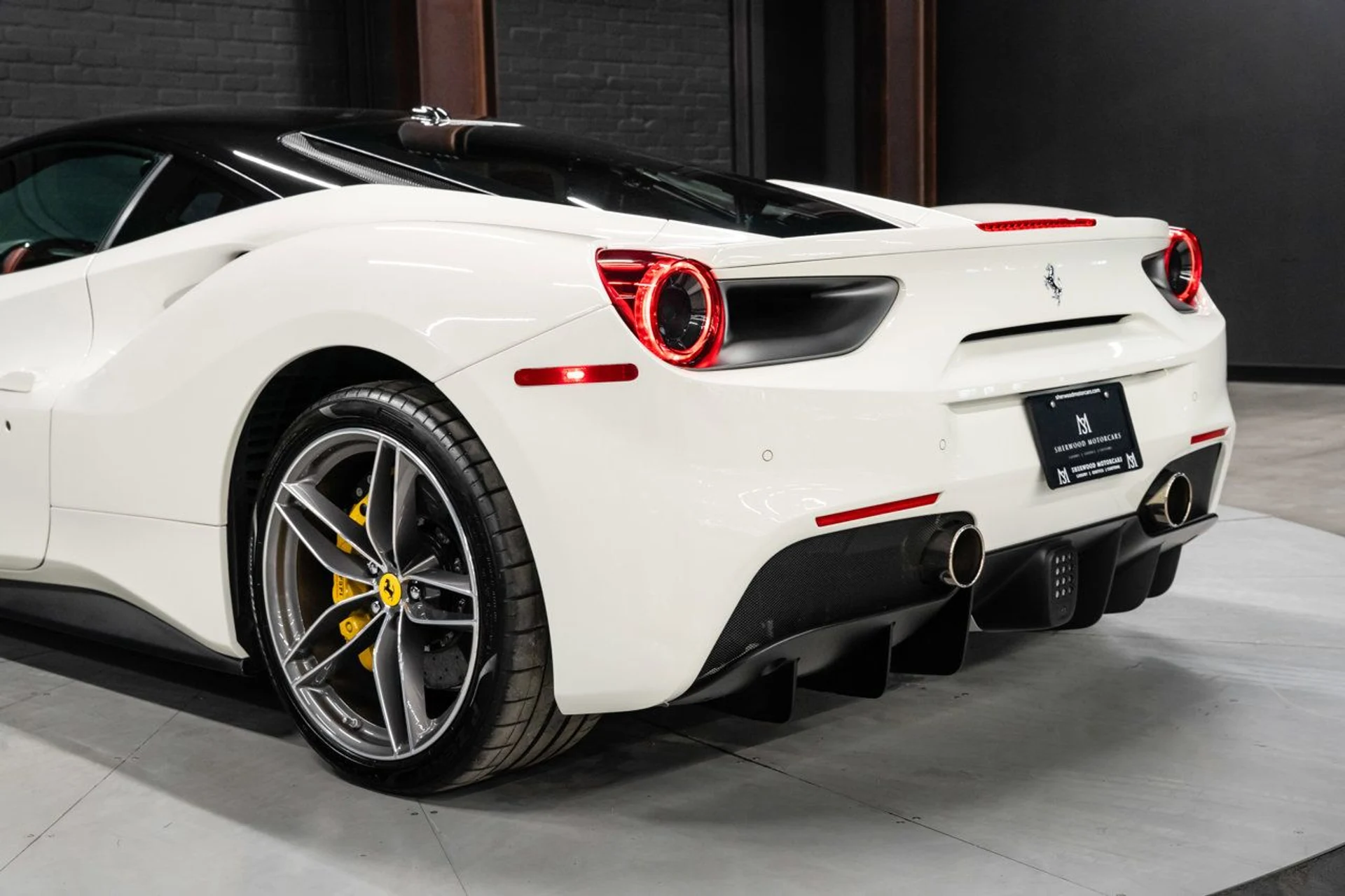 mph070_3730585476_ferrari_488_gtb_2018_5c3721948e