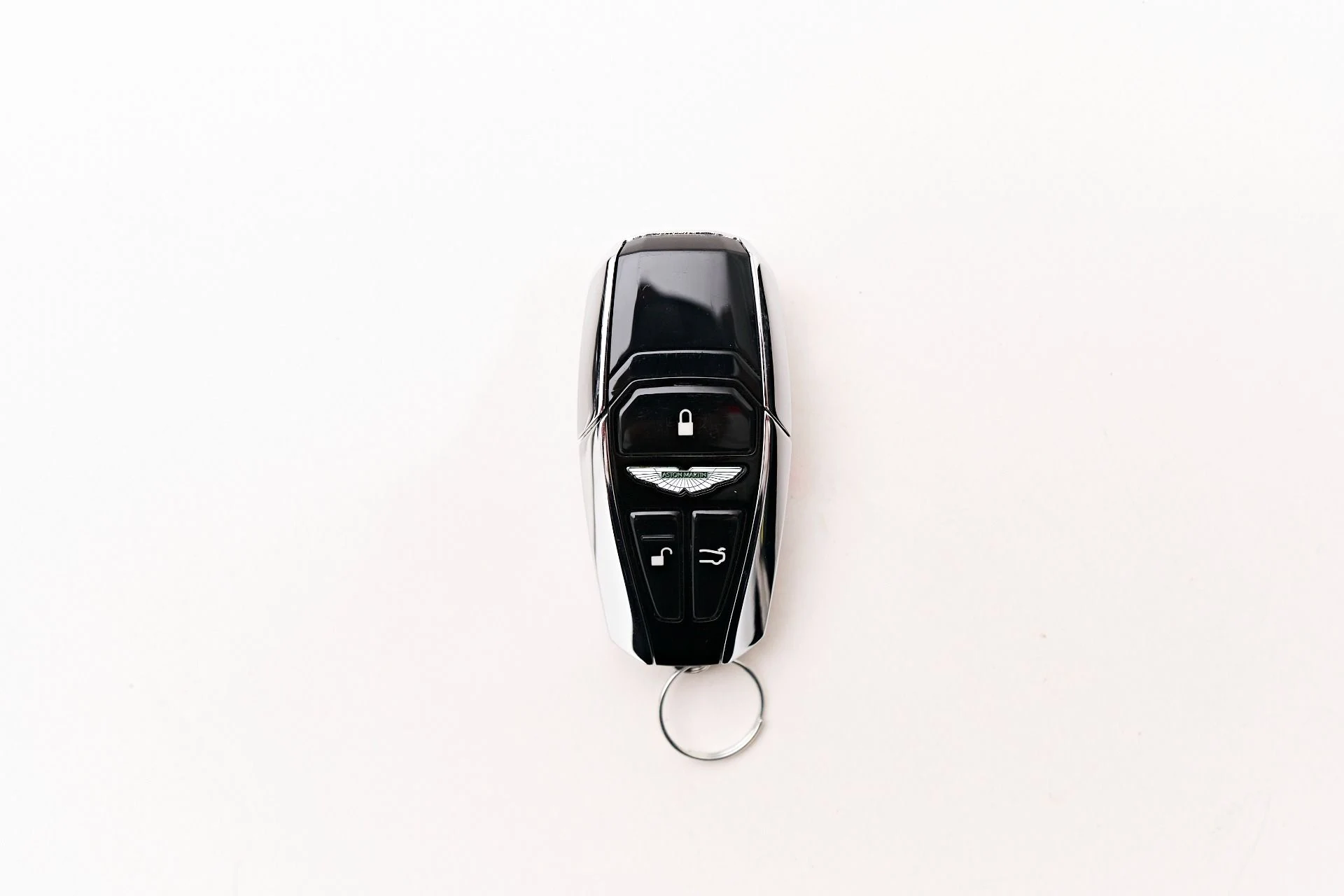 mph070_3749168530_Used_2022_Aston_Martin_Vantage_F1_Edition_1756259692_9e96d52ea0