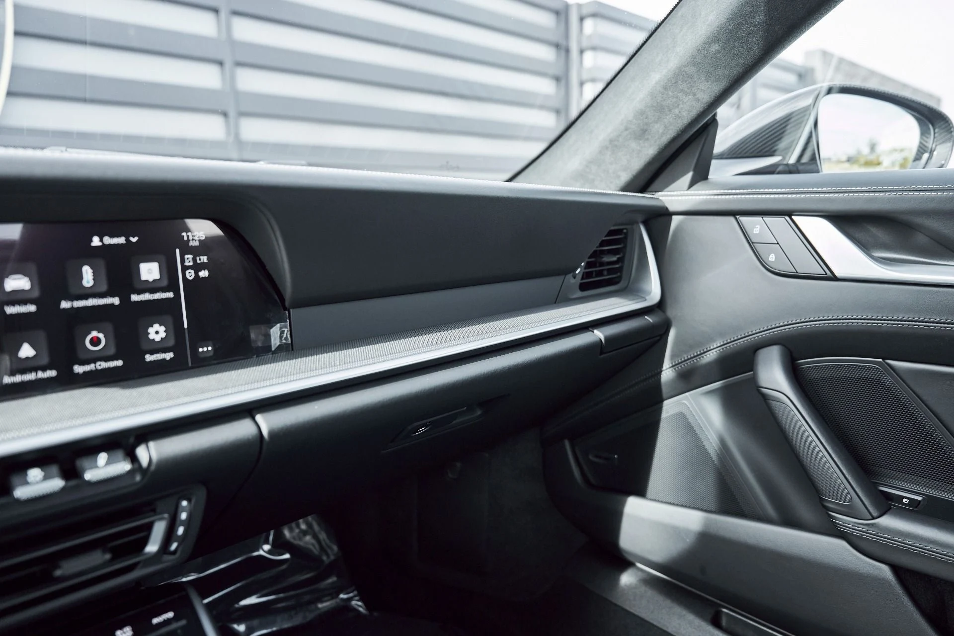 mph070_3794842600_Used_2024_Porsche_911_Turbo_1767745823_d1ebc949ea