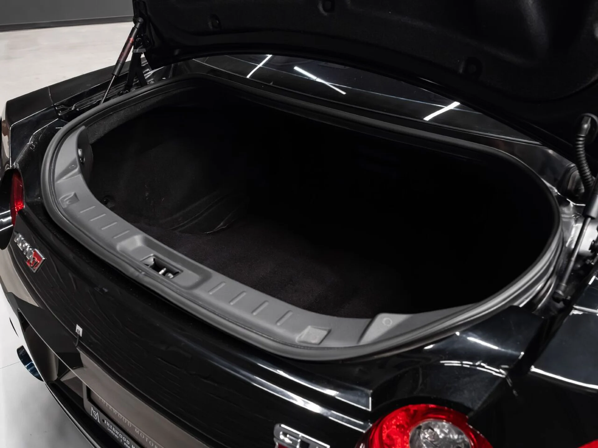 mph070_3818614533_nissan_gt_r_2009_9a92b778ae