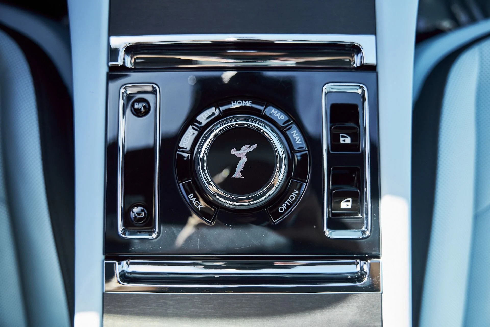 mph070_3834005130_Used_2025_Rolls_Royce_Spectre_Base_1773452587_a722adb281