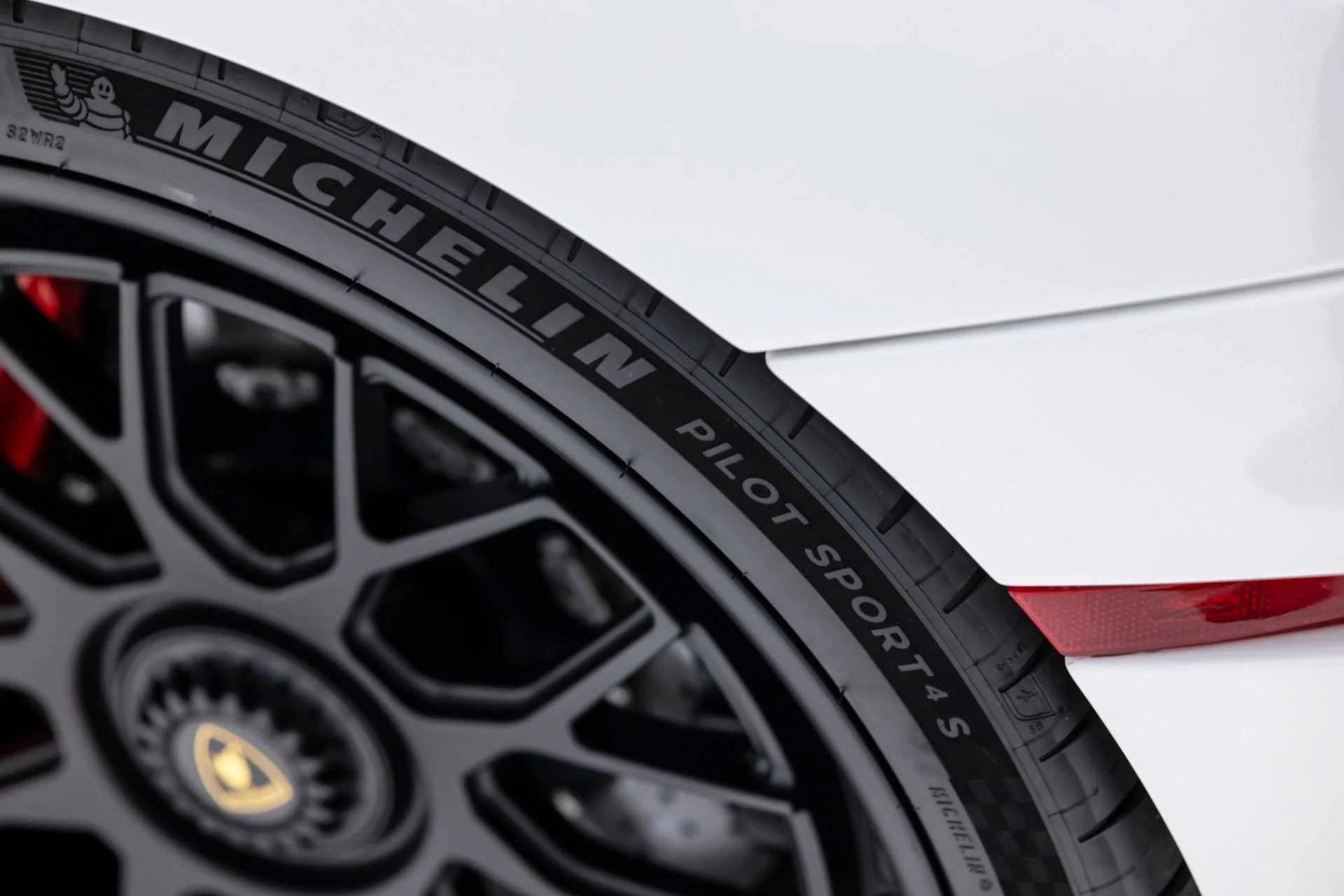 mph070_3837307919_13197_p71_l_0d51092530