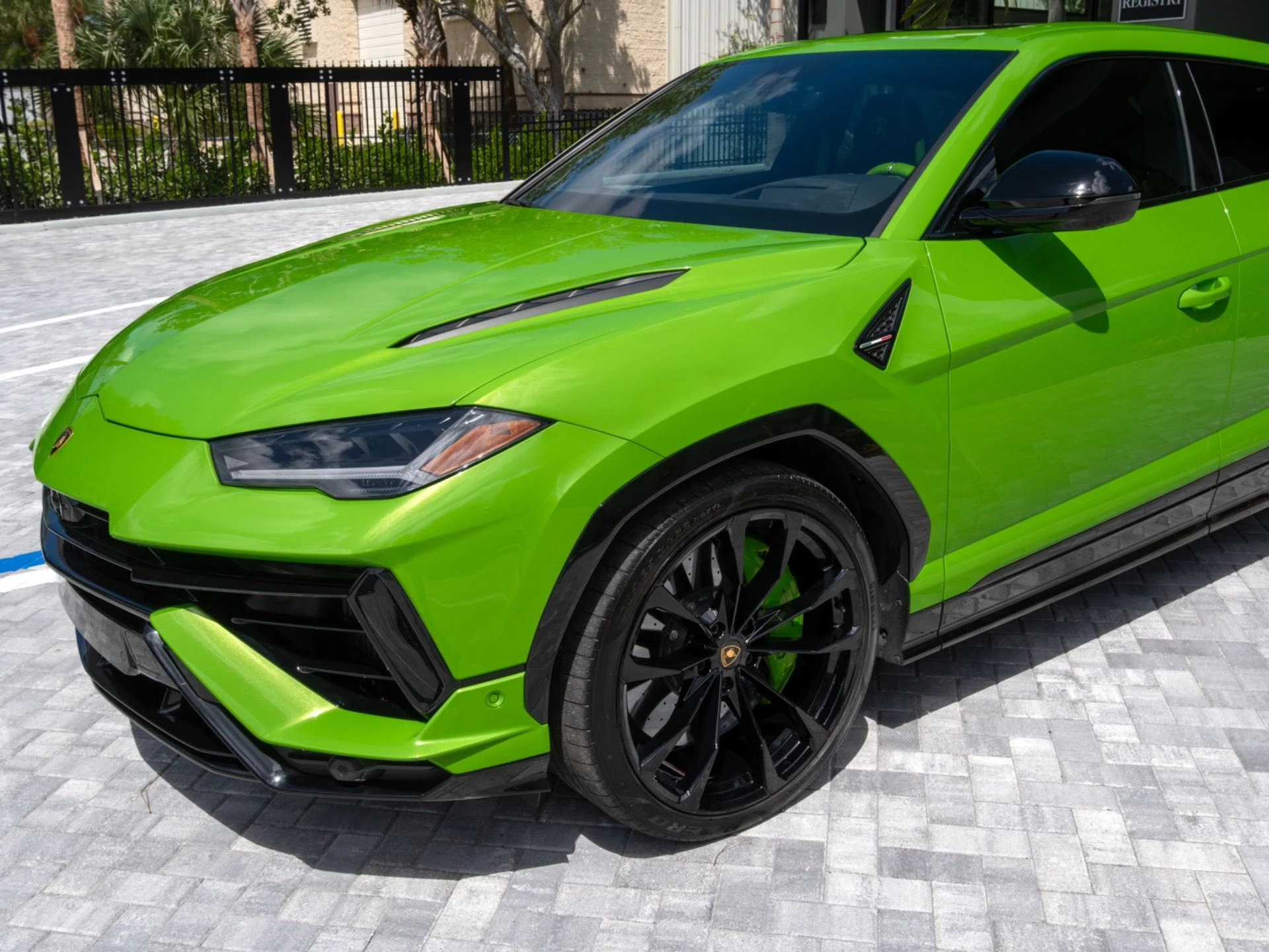 mph070_3840898366_Used_2024_Lamborghini_Urus_S_1775489549_5feb7d1d7e