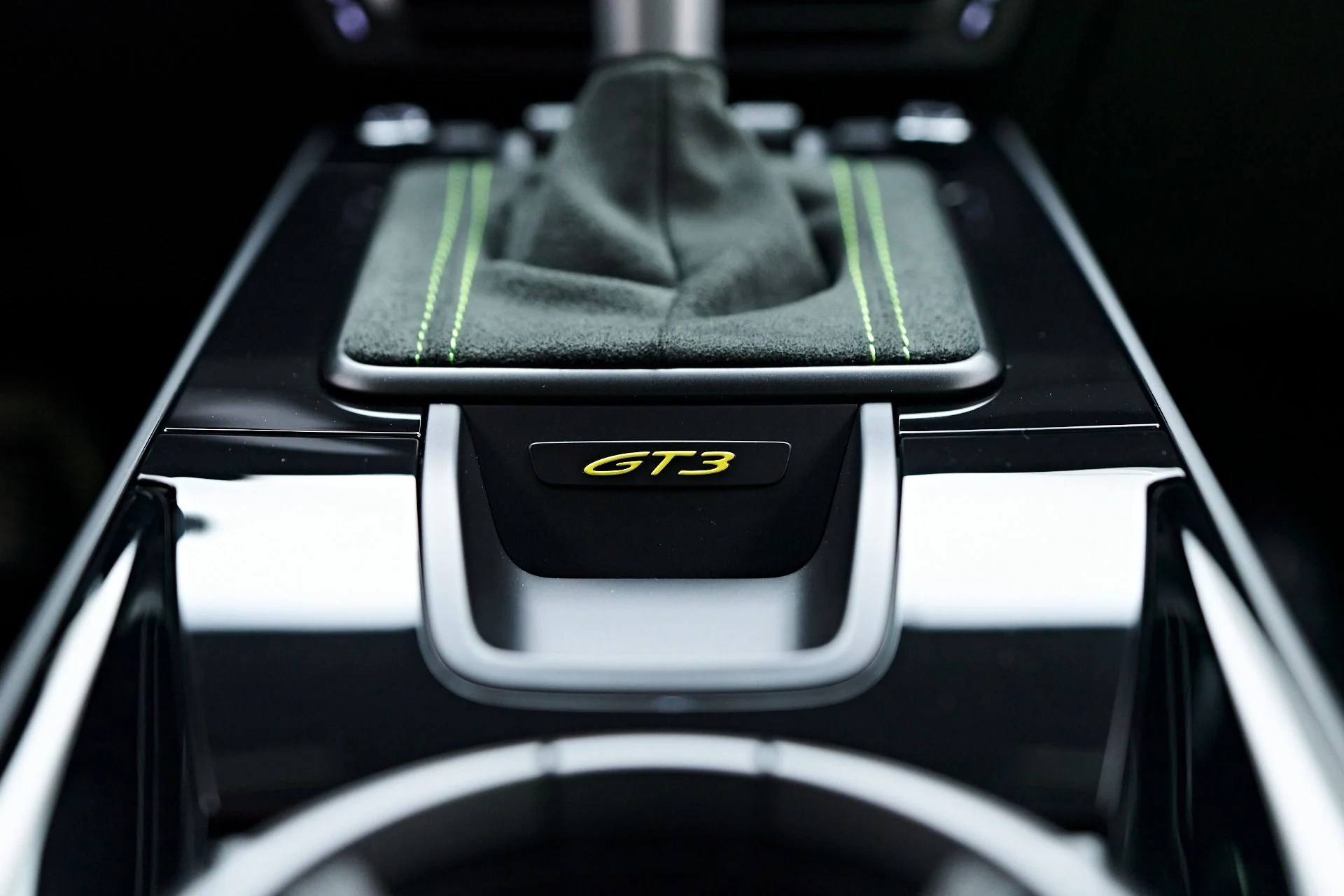 mph070_3863729910_Used_2022_Porsche_911_GT_3_1755812689_cceb8ce49e