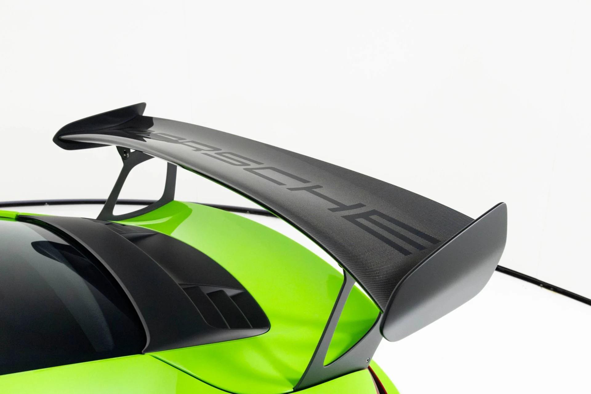 mph070_3912880179_Used_2019_Porsche_911_GT_3_RS_1763595314_d04f889abf