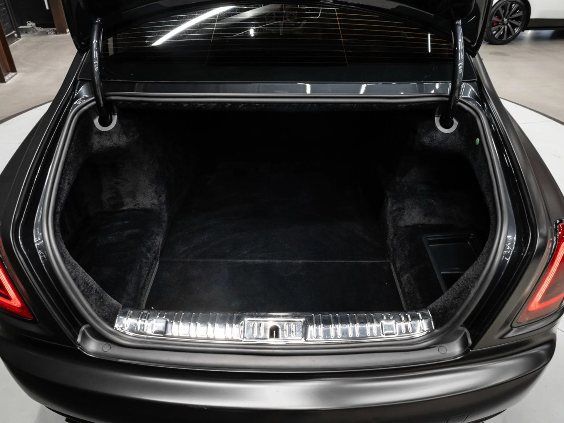 mph070_4011390632_rolls_royce_ghost_2012_8e9dda9f3b