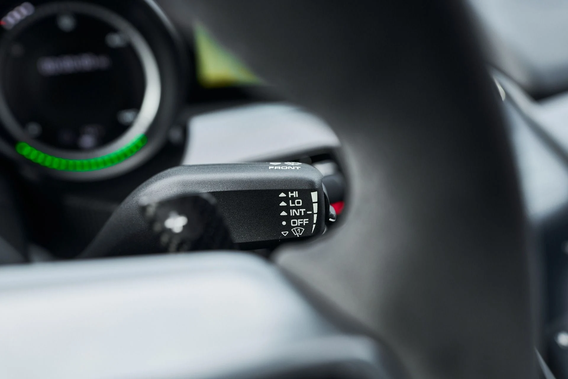 mph070_4043106145_Used_2015_Porsche_918_Spyder_w_Weissach_Package_1764874366_783028dc6f