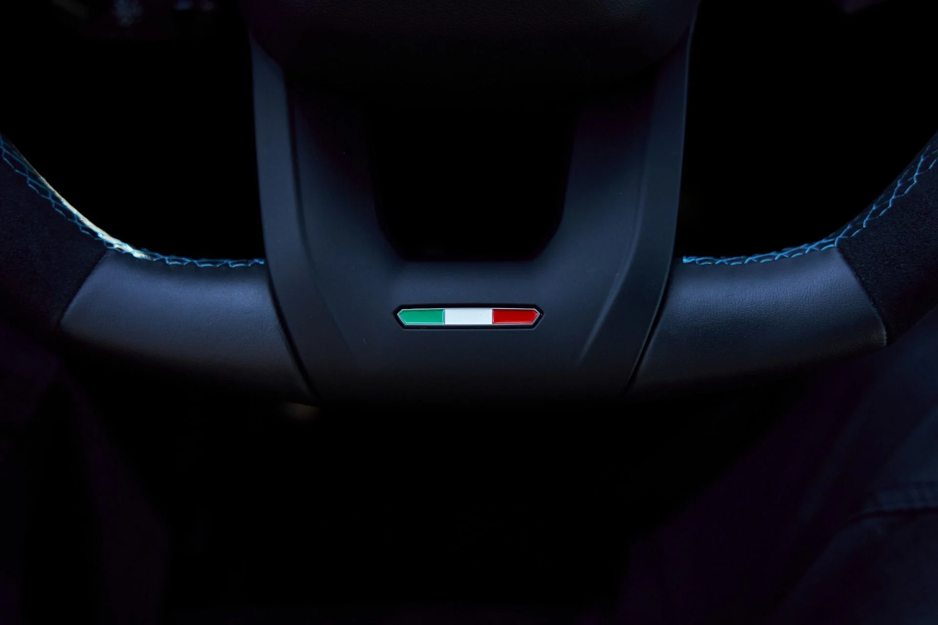 mph070_4095170907_Used_2024_Lamborghini_Urus_Performante_1773367209_0974284288