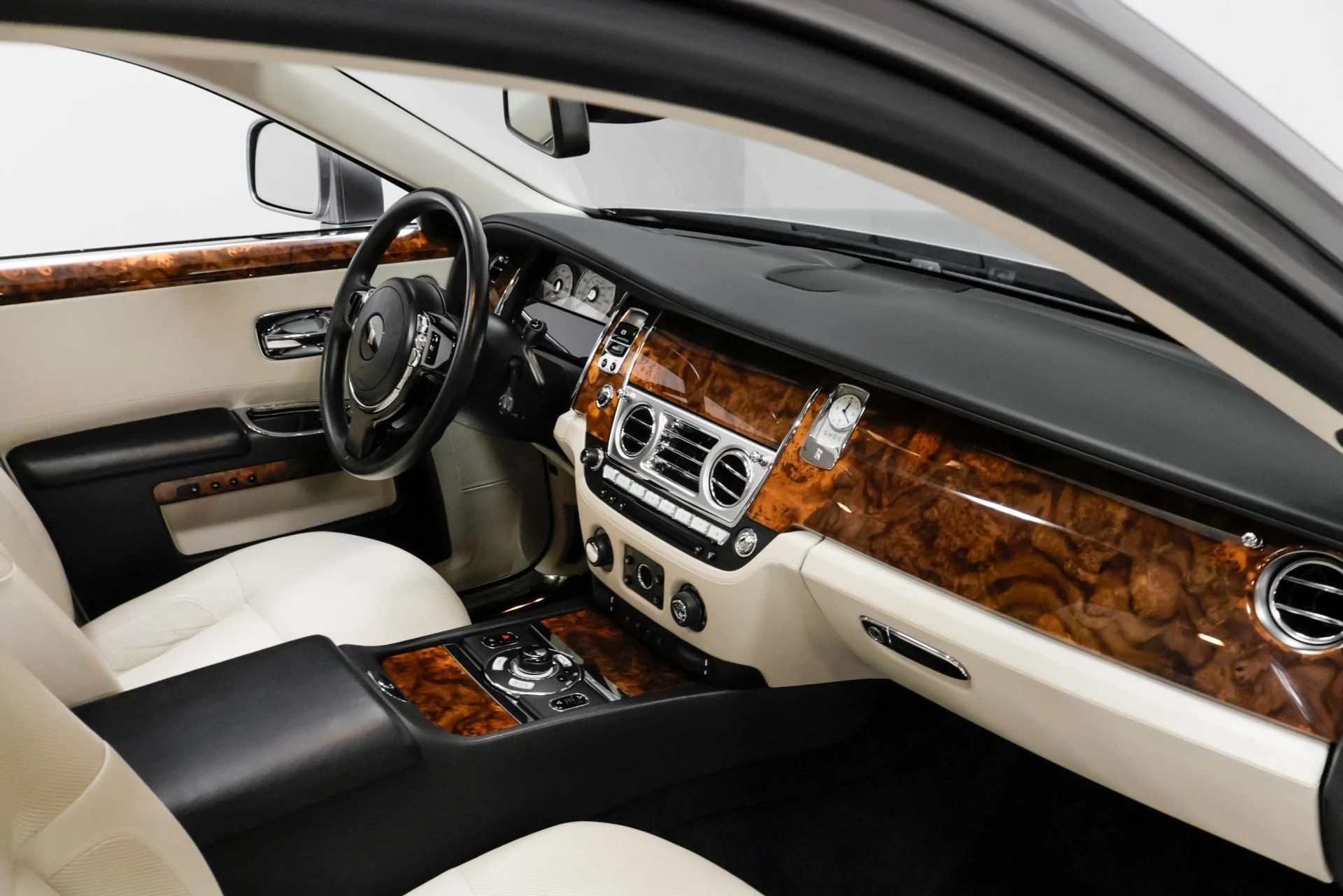 mph070_4111607242_Used_2010_Rolls_Royce_Ghost_1762979242_4cf9801de3