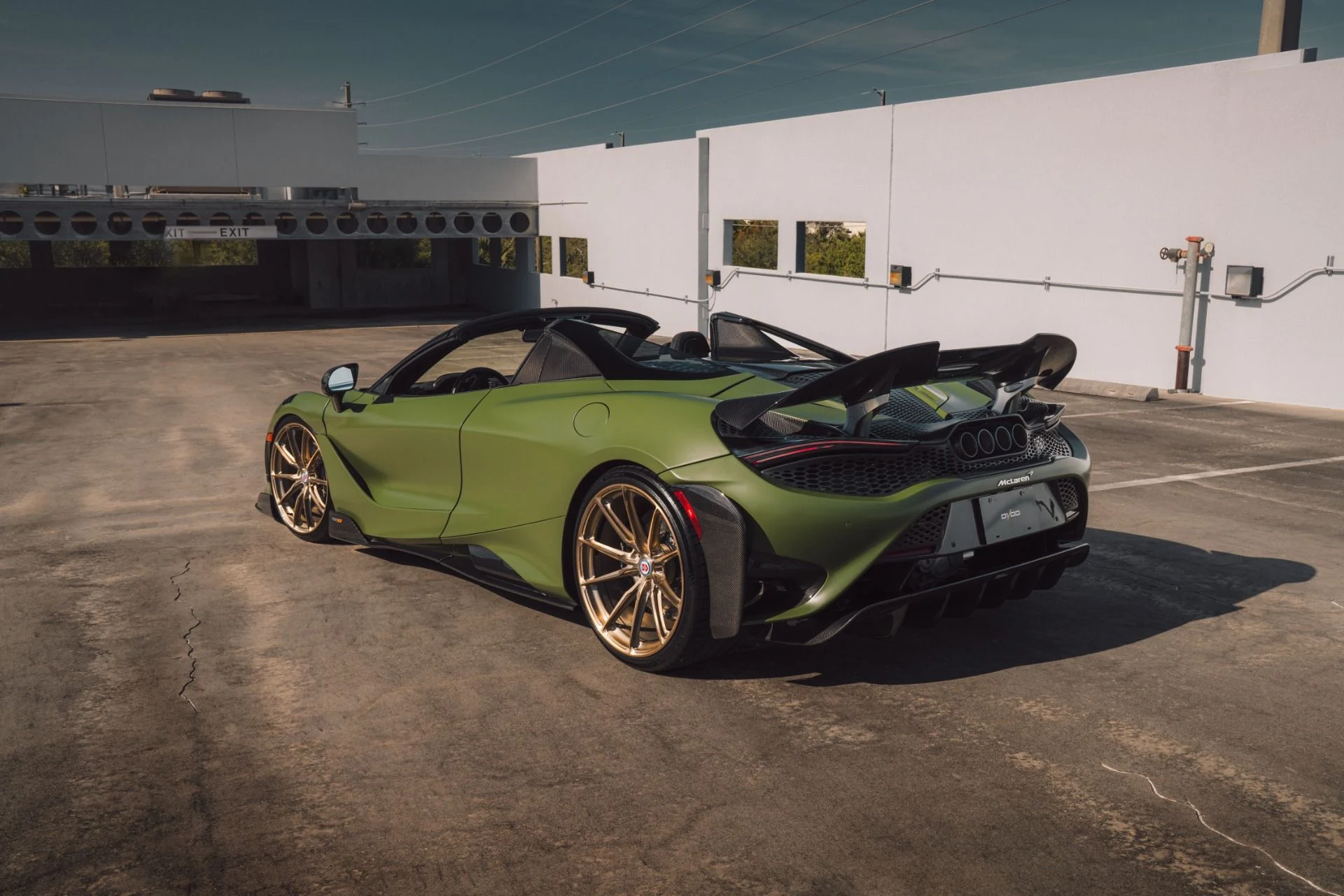 mph070_4116963926_Used_2022_Mc_Laren_765_LT_Spider_MSO_27000_MATTE_URBAN_GREEN_PAINT_570000_MSRP_HRE_UPGRADES_1765304765_07a3af8834
