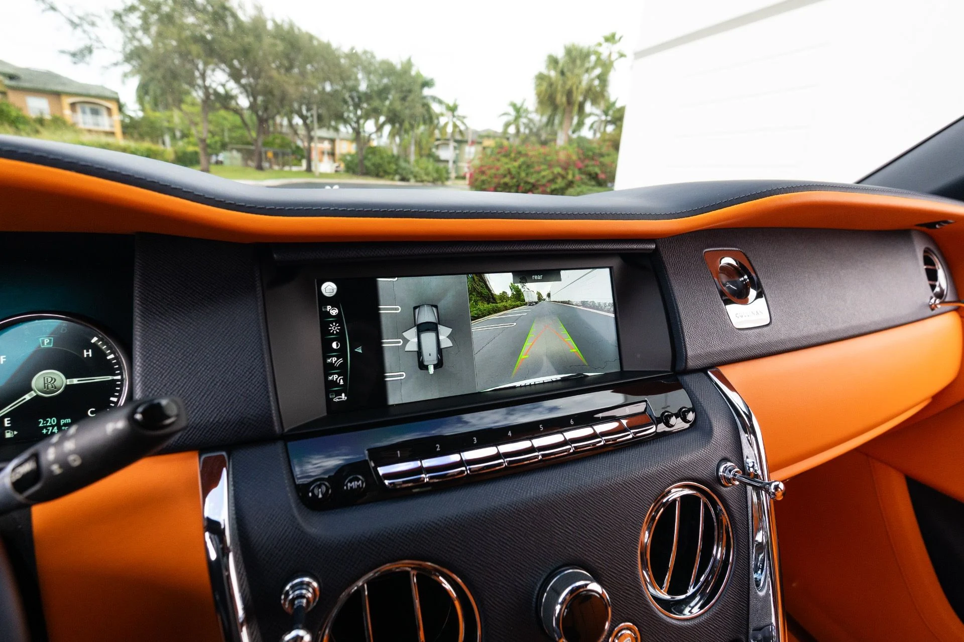 mph070_4121832668_Used_2023_Rolls_Royce_Cullinan_1766776442_6fbf748cf7