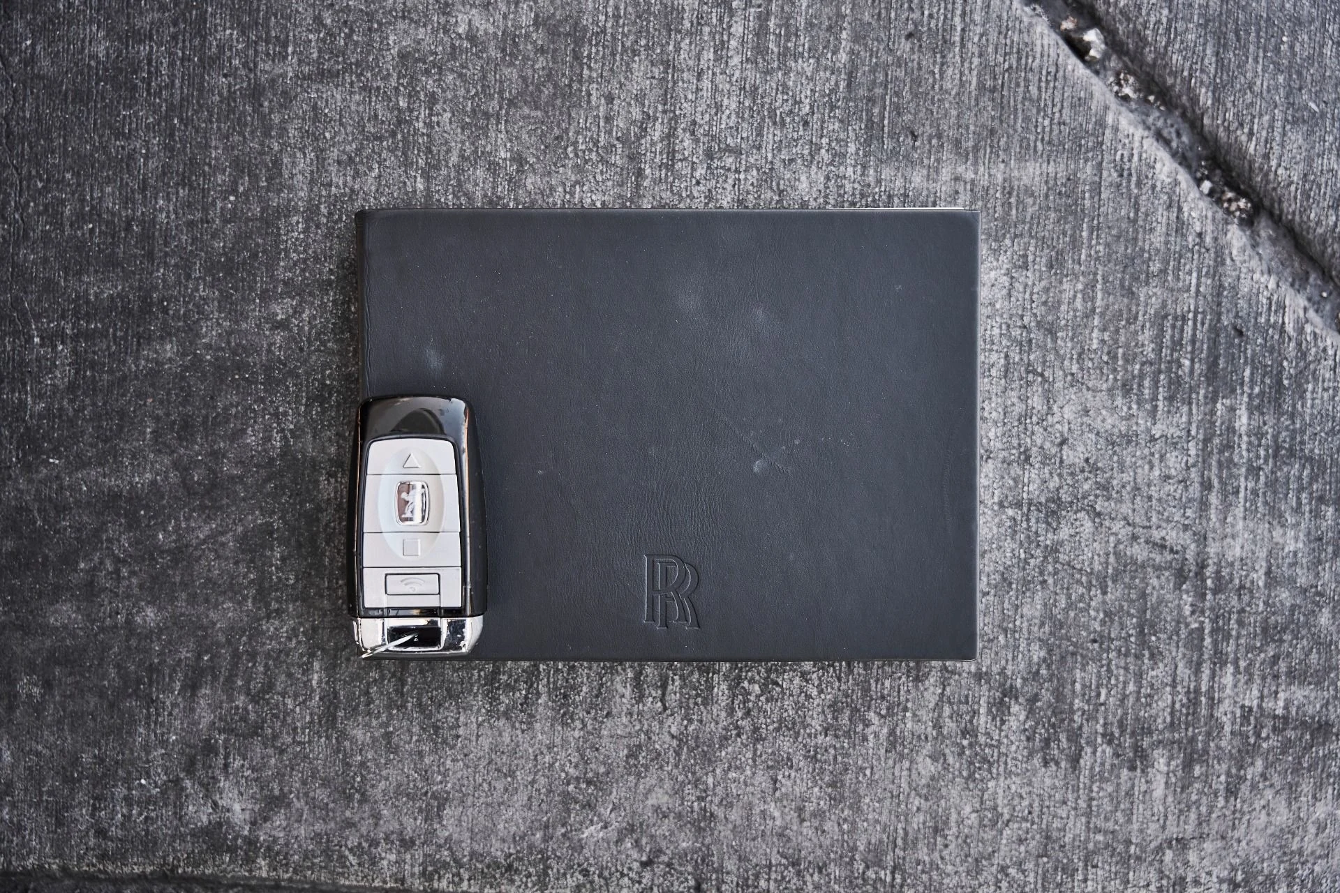 mph070_4237890882_Used_2020_Rolls_Royce_Wraith_Base_1775285298_3272375092