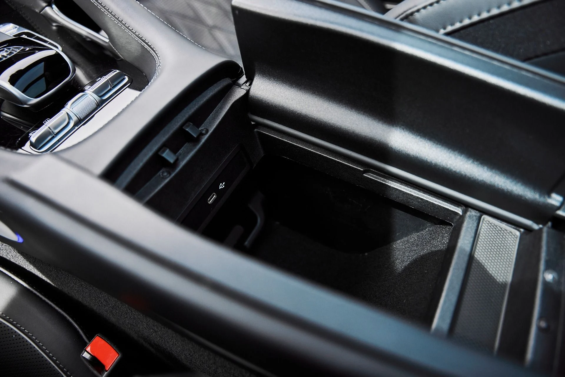 mph070_4242639236_Used_2024_Mercedes_Benz_GLS_Maybach_GLS_600_1776550678_5d2d4a3736