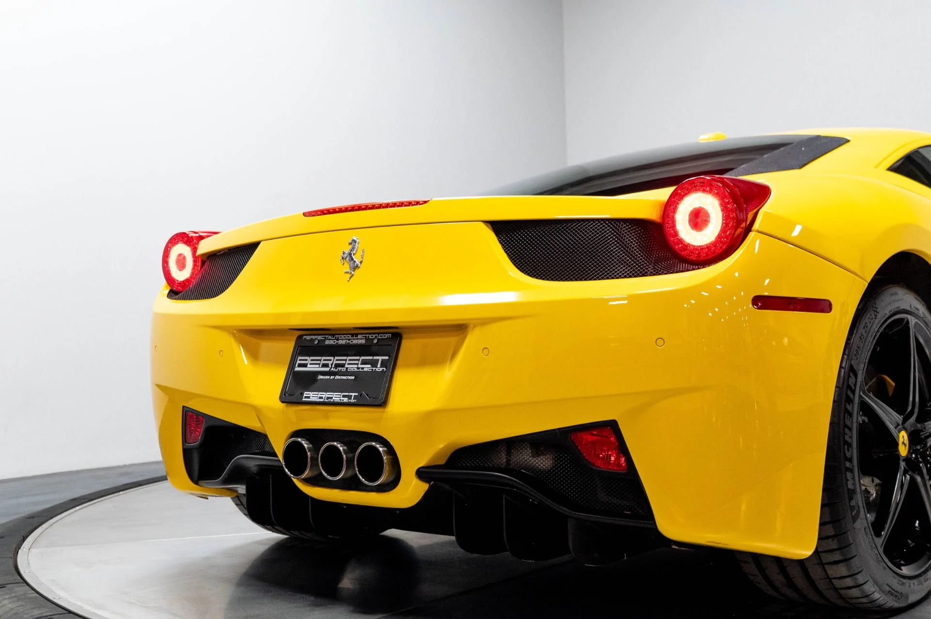 mph070_4252457913_Used_2010_Ferrari_458_Italia_1783118386_d58dbbf434