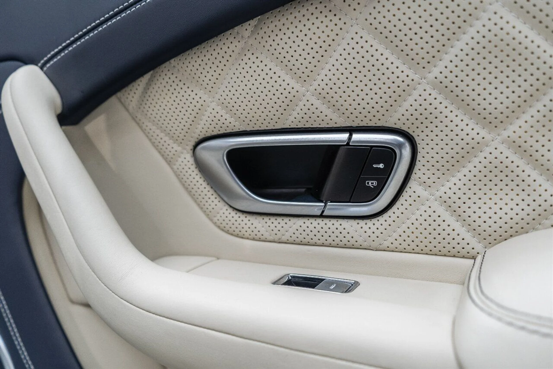 mph070_456168068_71a22d6d74_1280_23770a918d