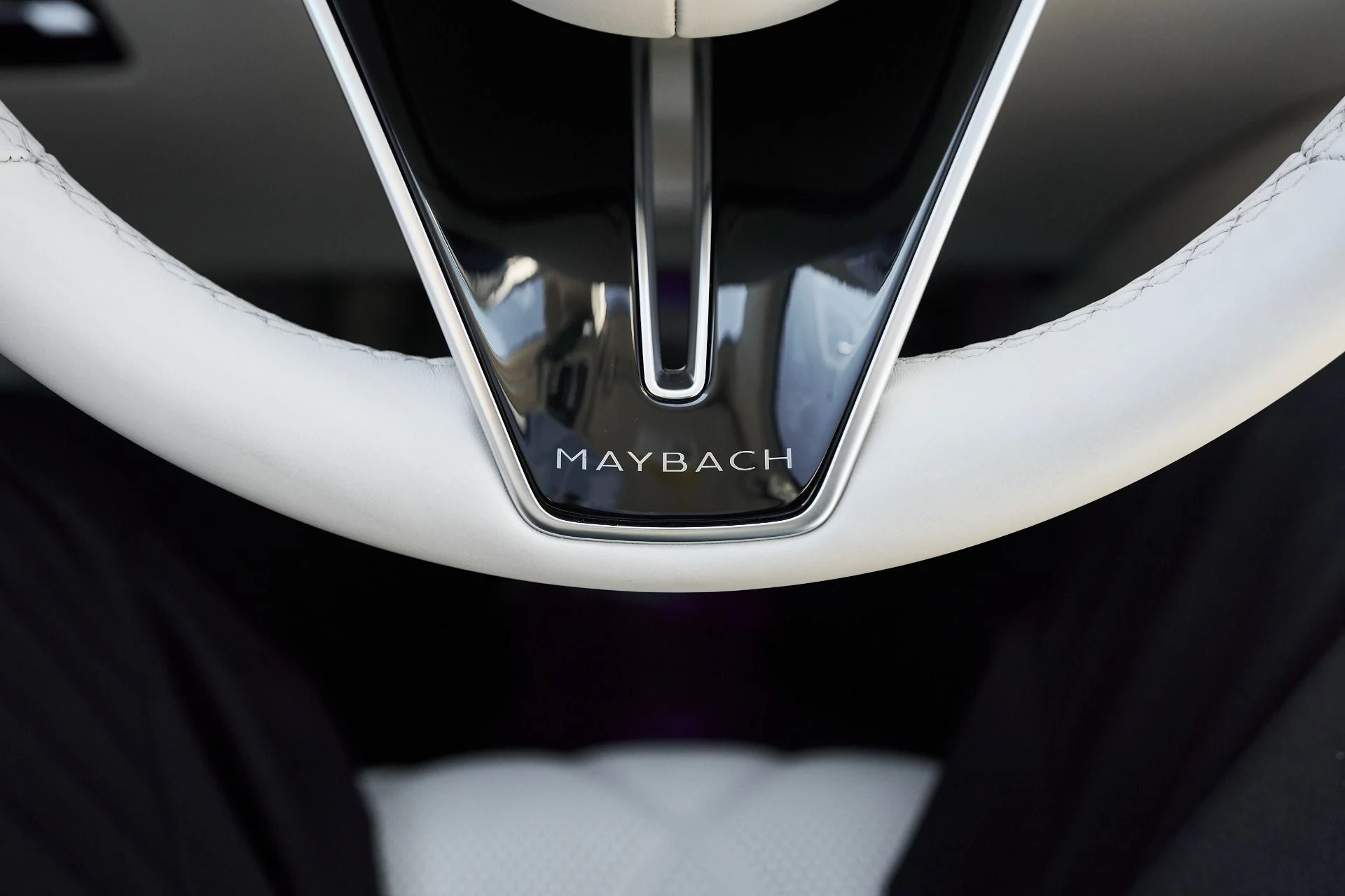 mph070_570270118_Used_2025_Mercedes_Benz_S_Class_Maybach_S_680_1761611161_2f42668f5e