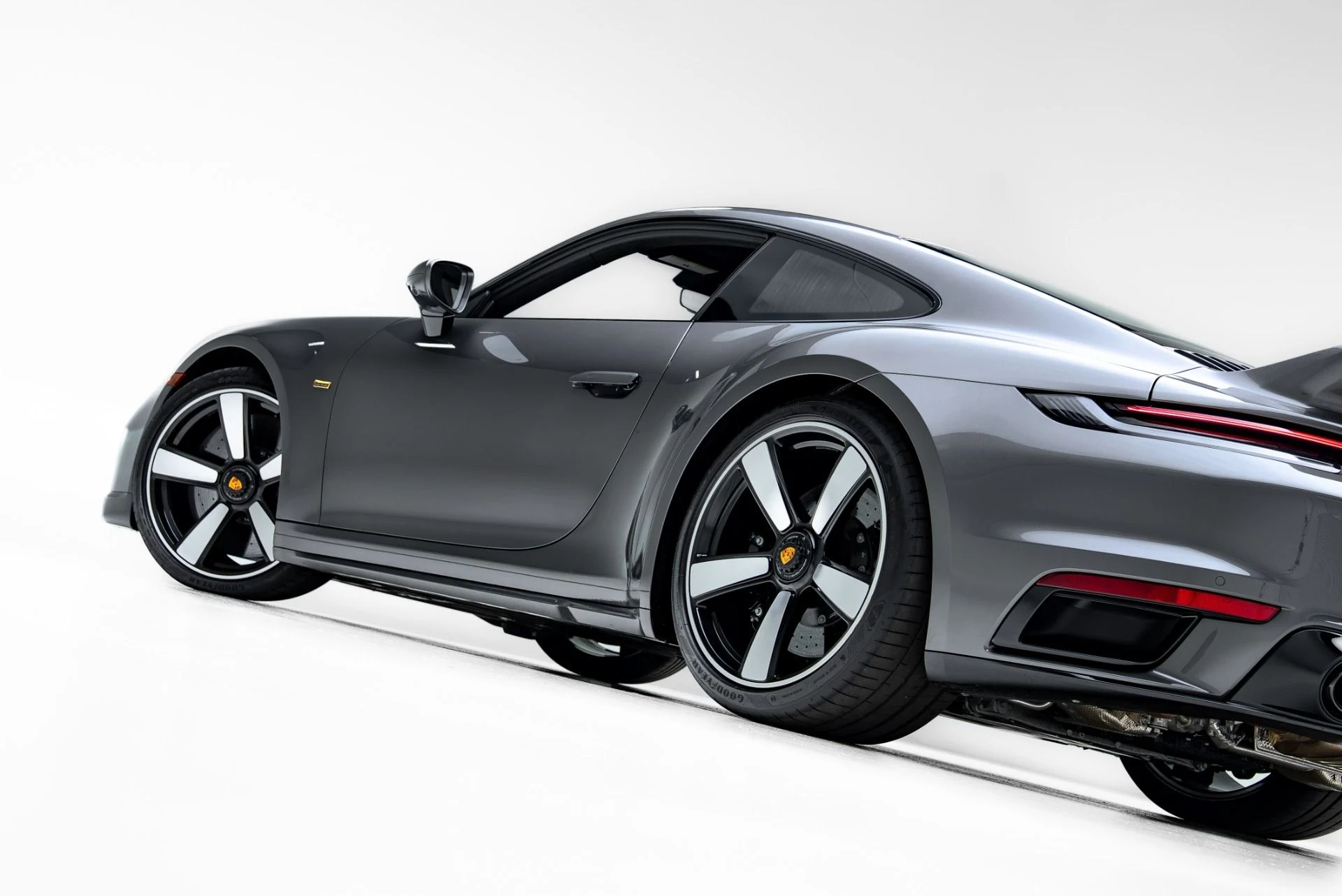 mph070_579498333_Used_2023_Porsche_911_Sport_Classic_1776441897_b010cf1448