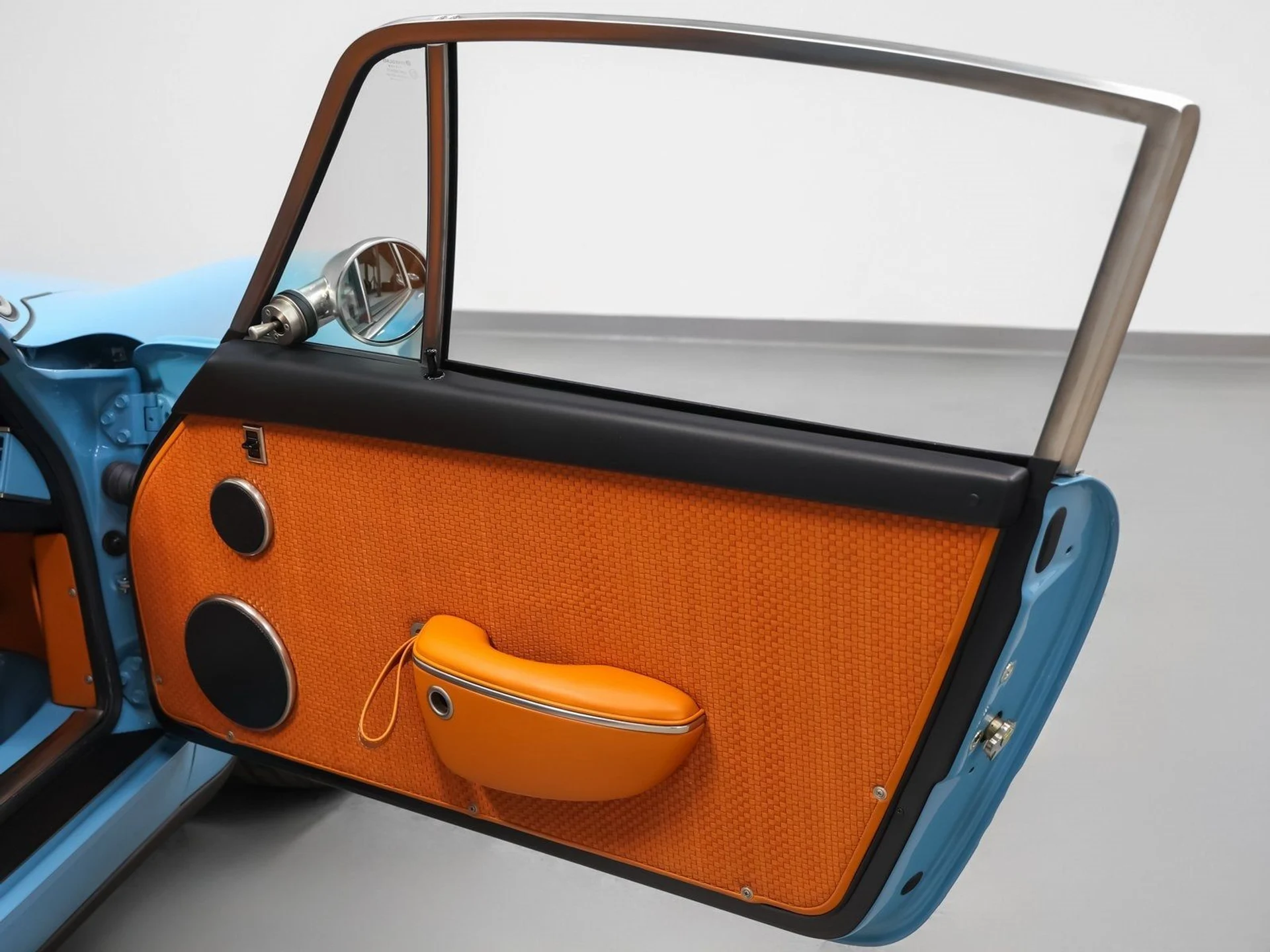 mph070_606933295_71_2a89f17e09