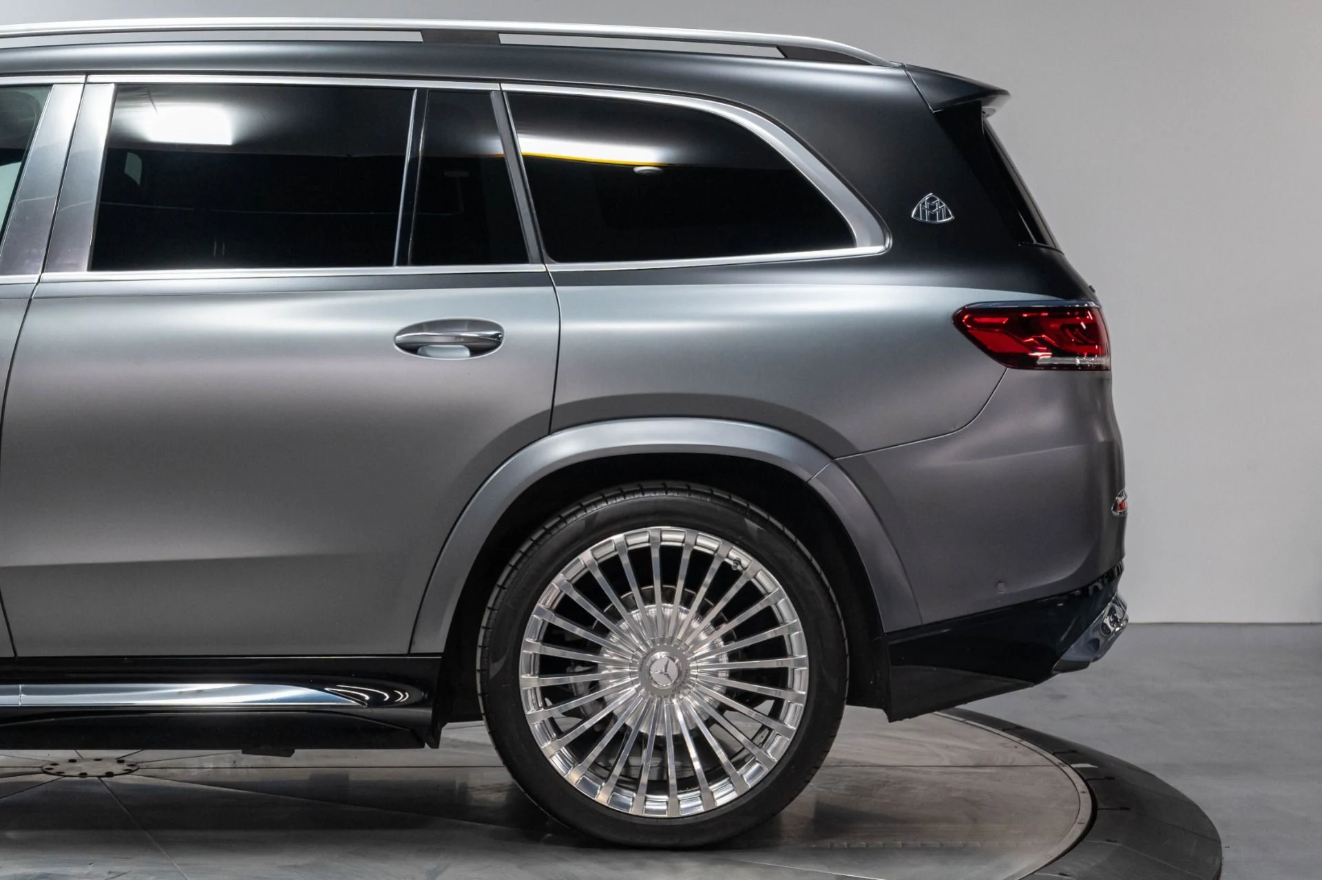 mph070_611631697_Used_2022_Mercedes_Benz_GLS_Maybach_GLS_600_4_MATIC_1784906738_0022d8a59d