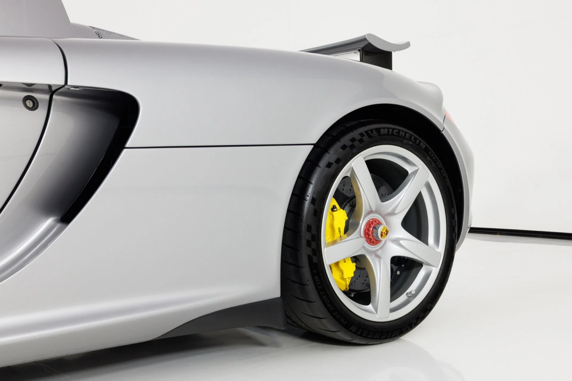 mph070_611910334_Used_2004_Porsche_Carrera_GT_1780937853_fc70787b19