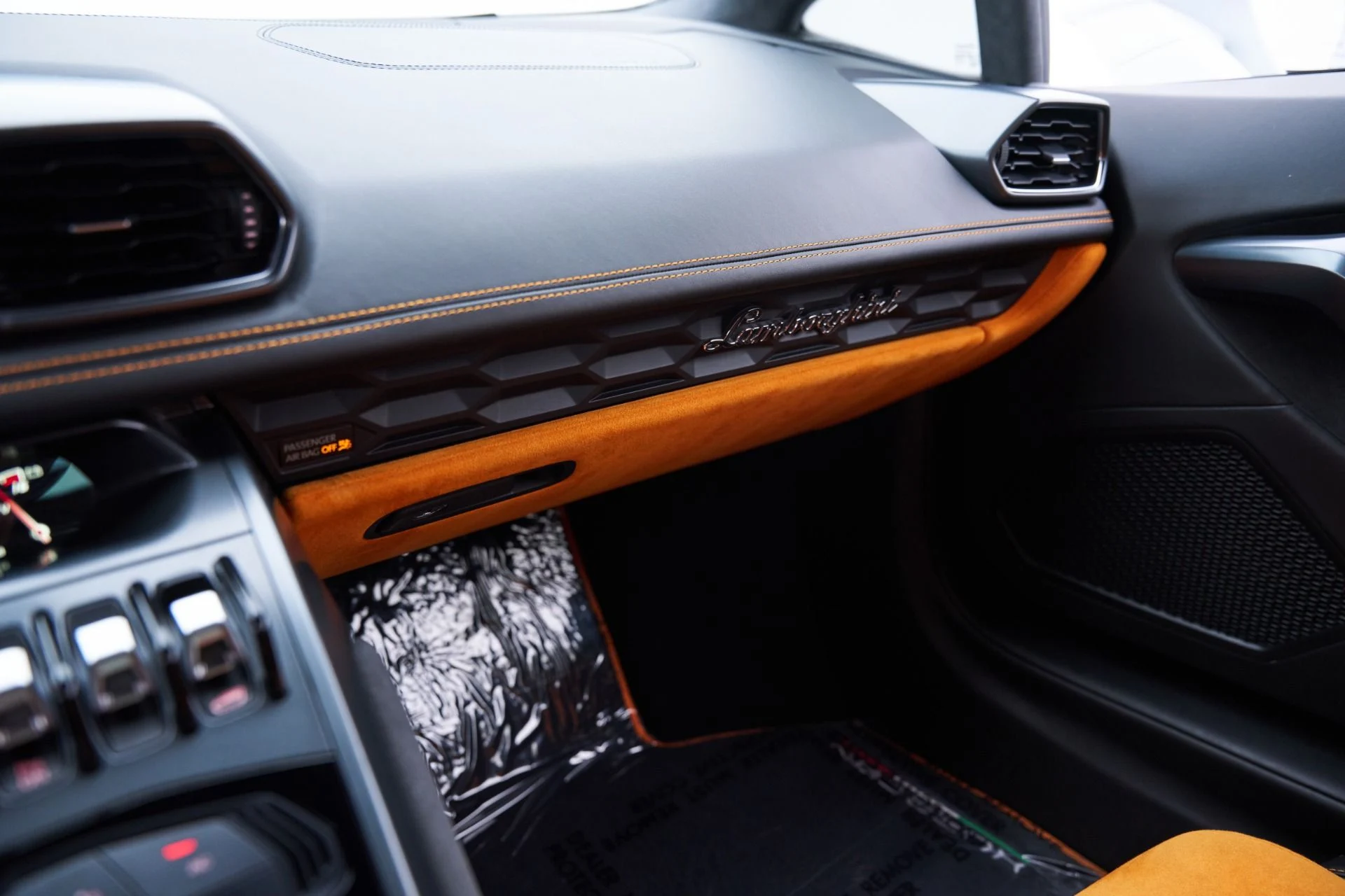 mph070_655817837_Used_2015_Lamborghini_Huracan_LP_610_4_1792524061_b6992d644d